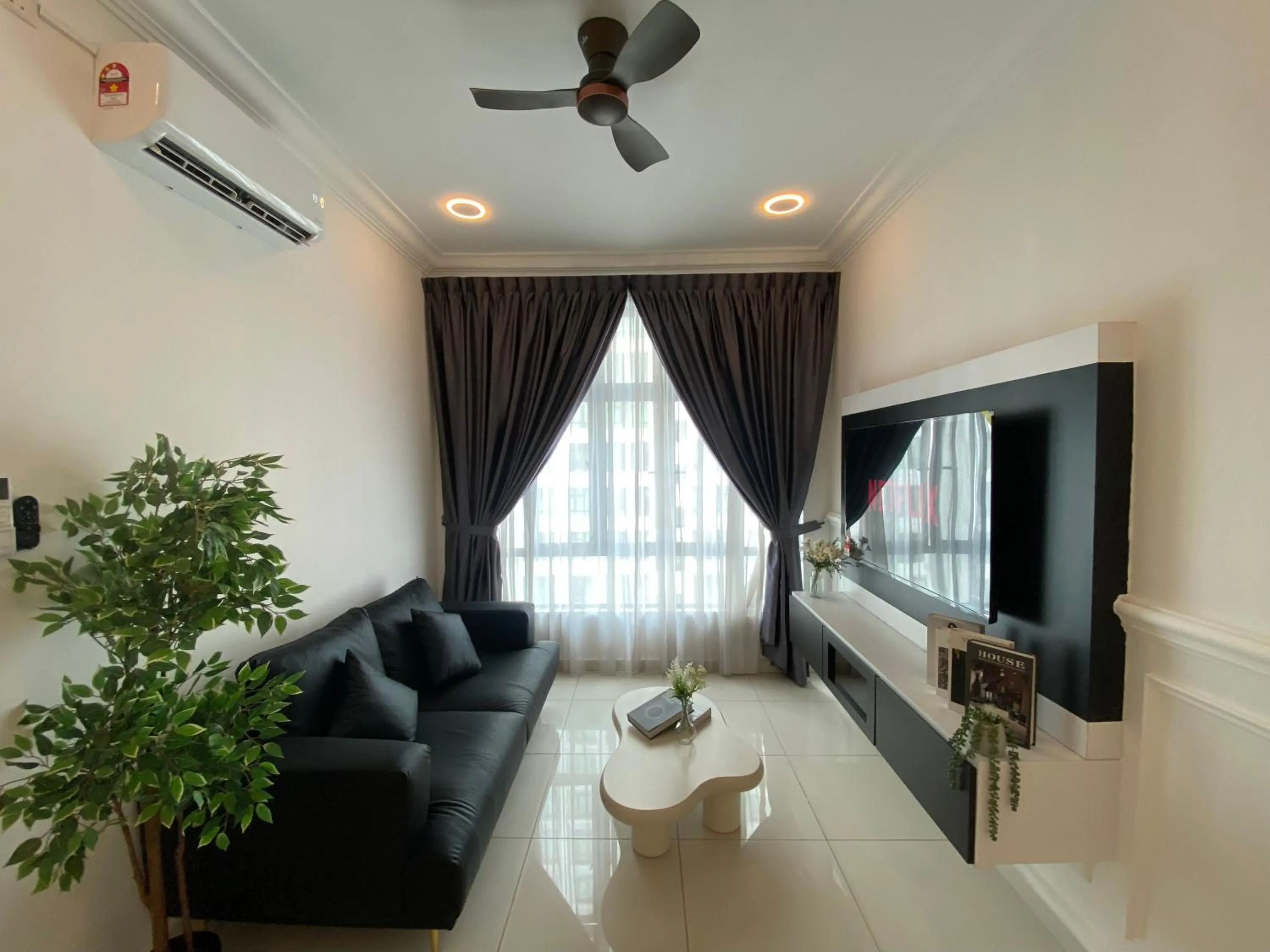Living room in Kempas Dsummit Residences by Antlerzone