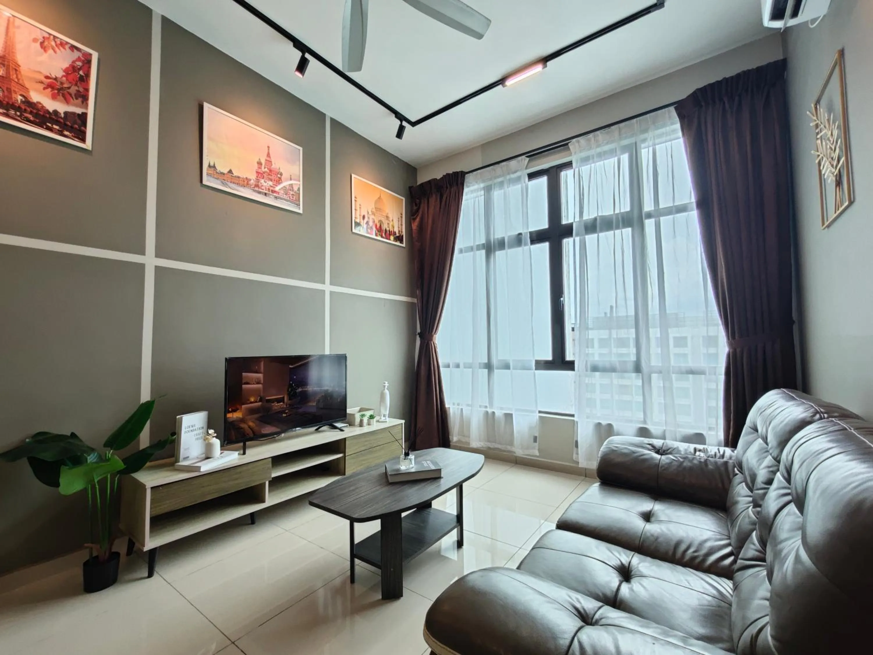 Living room in Kempas Dsummit Residences by Antlerzone