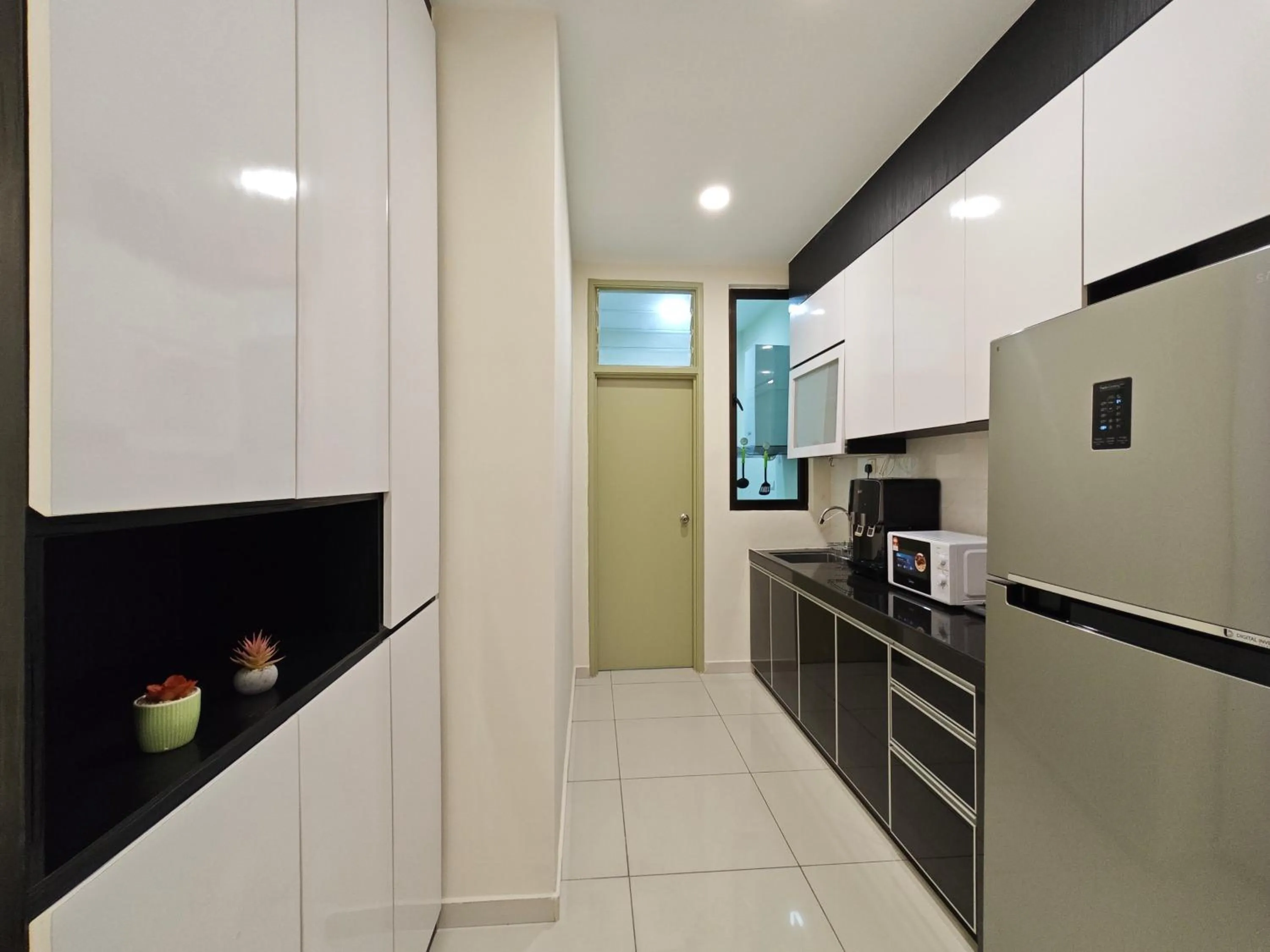 Kitchen or kitchenette in Kempas Dsummit Residences by Antlerzone