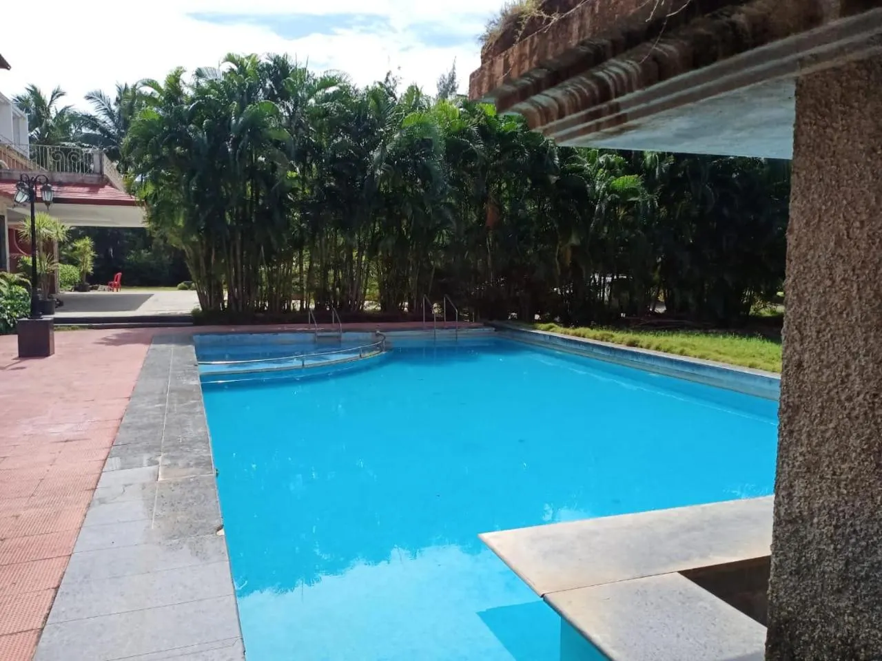 Swimming pool in Arnala Beach Resort