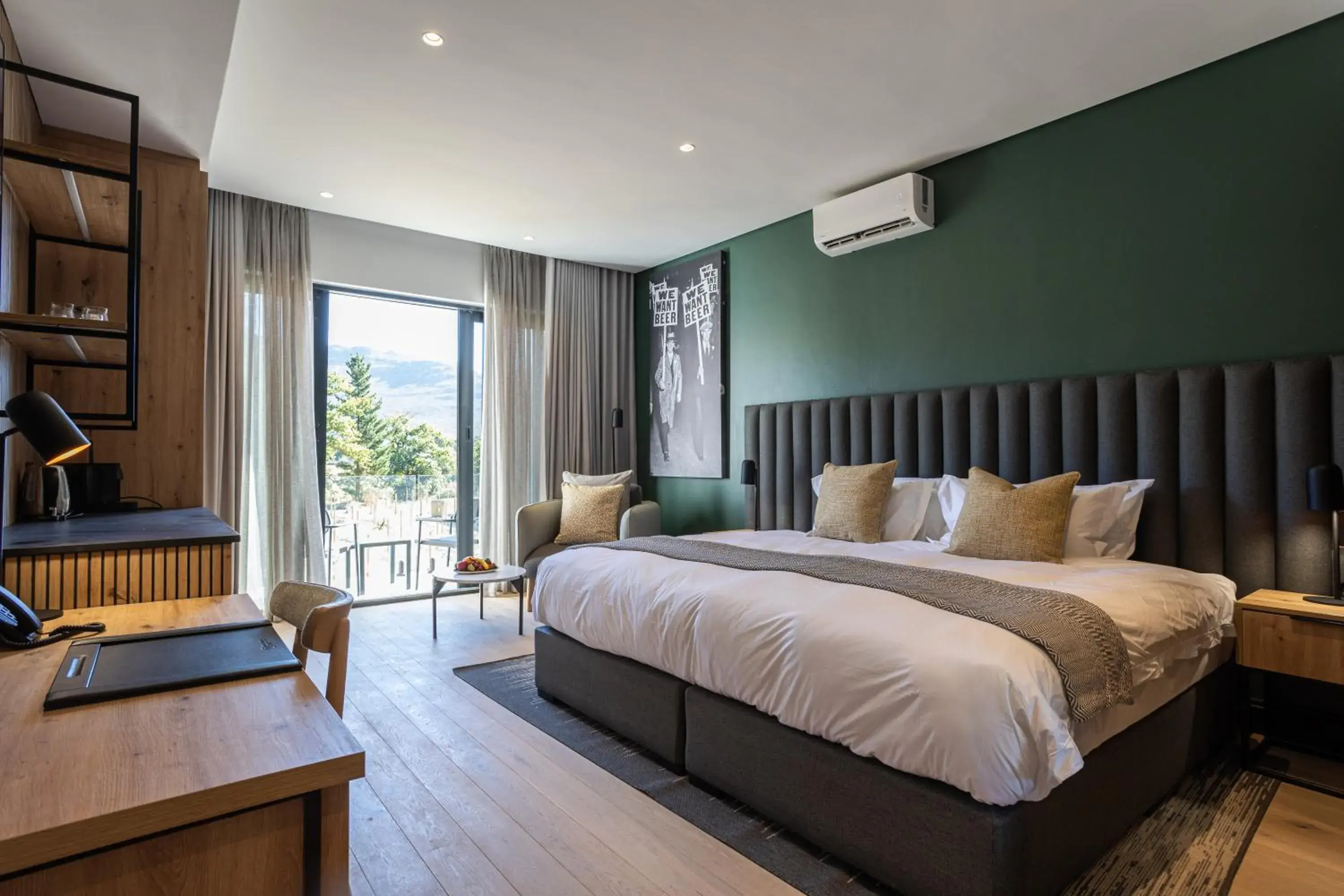 Standard Twin Room with Mountain View in Franschhoek Hotel Standard Twin Room with Mountain View in Franschhoek Hotel