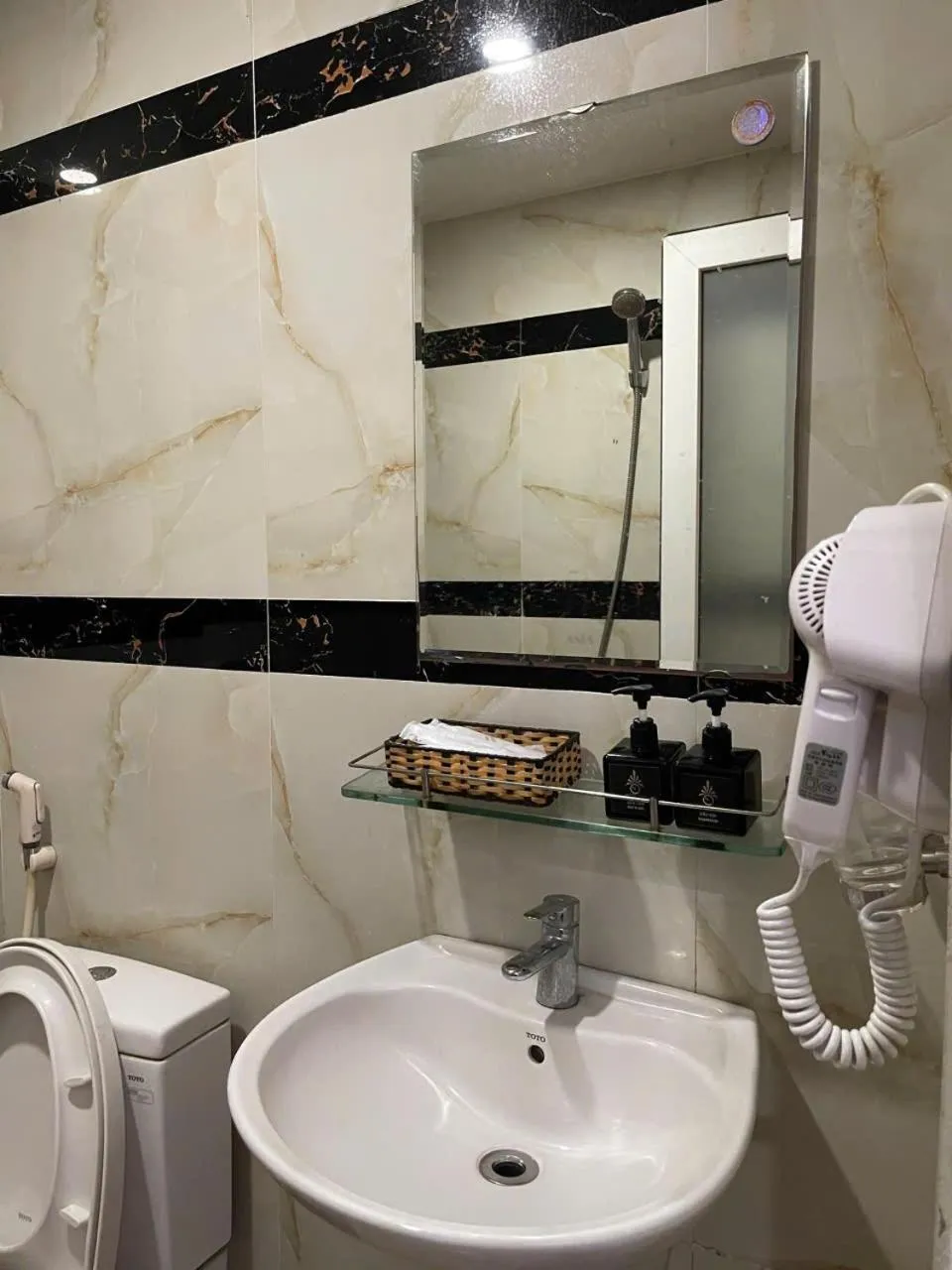 Bathroom in 10h Hotel