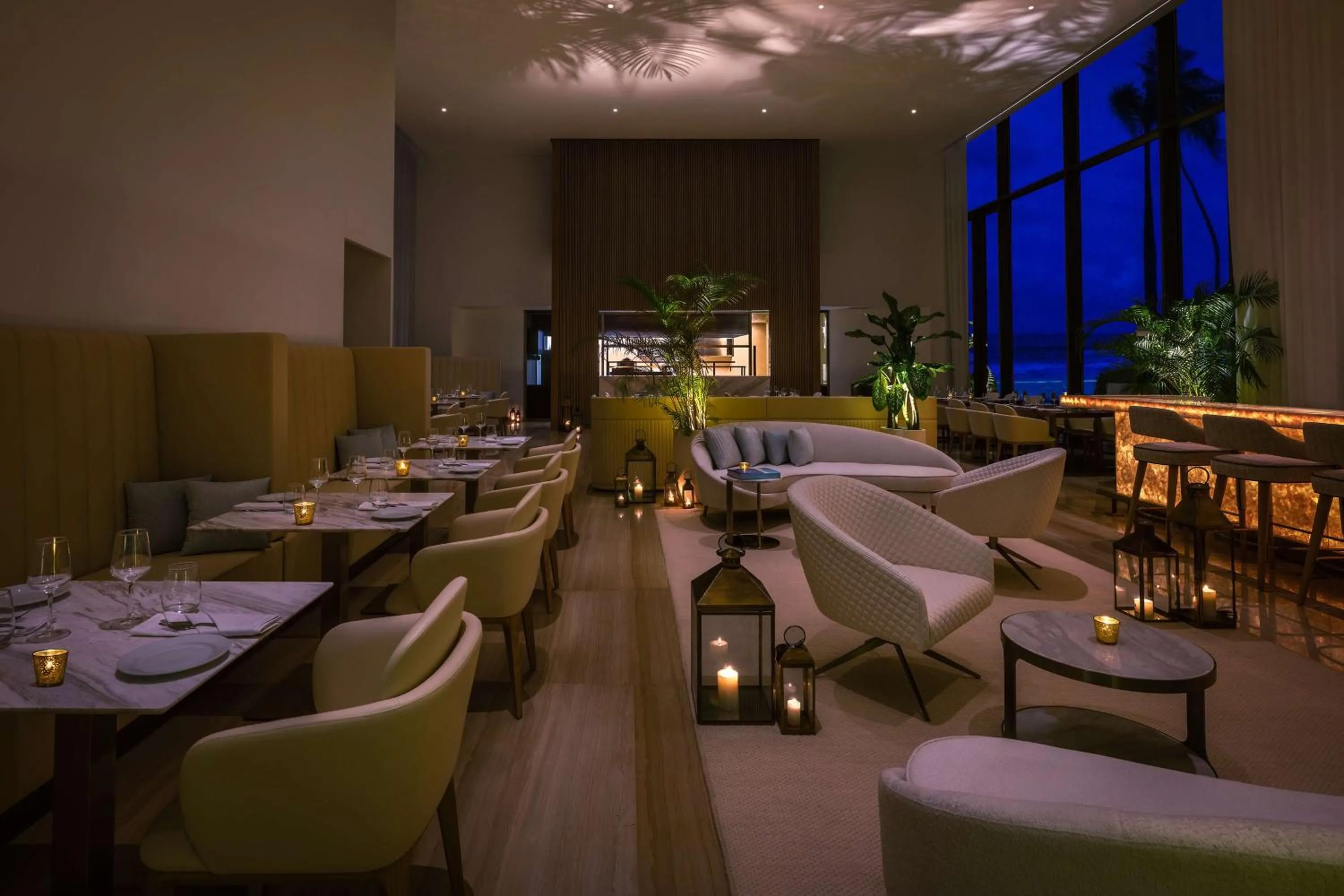Lounge or bar in Radisson Collection Resort Galle