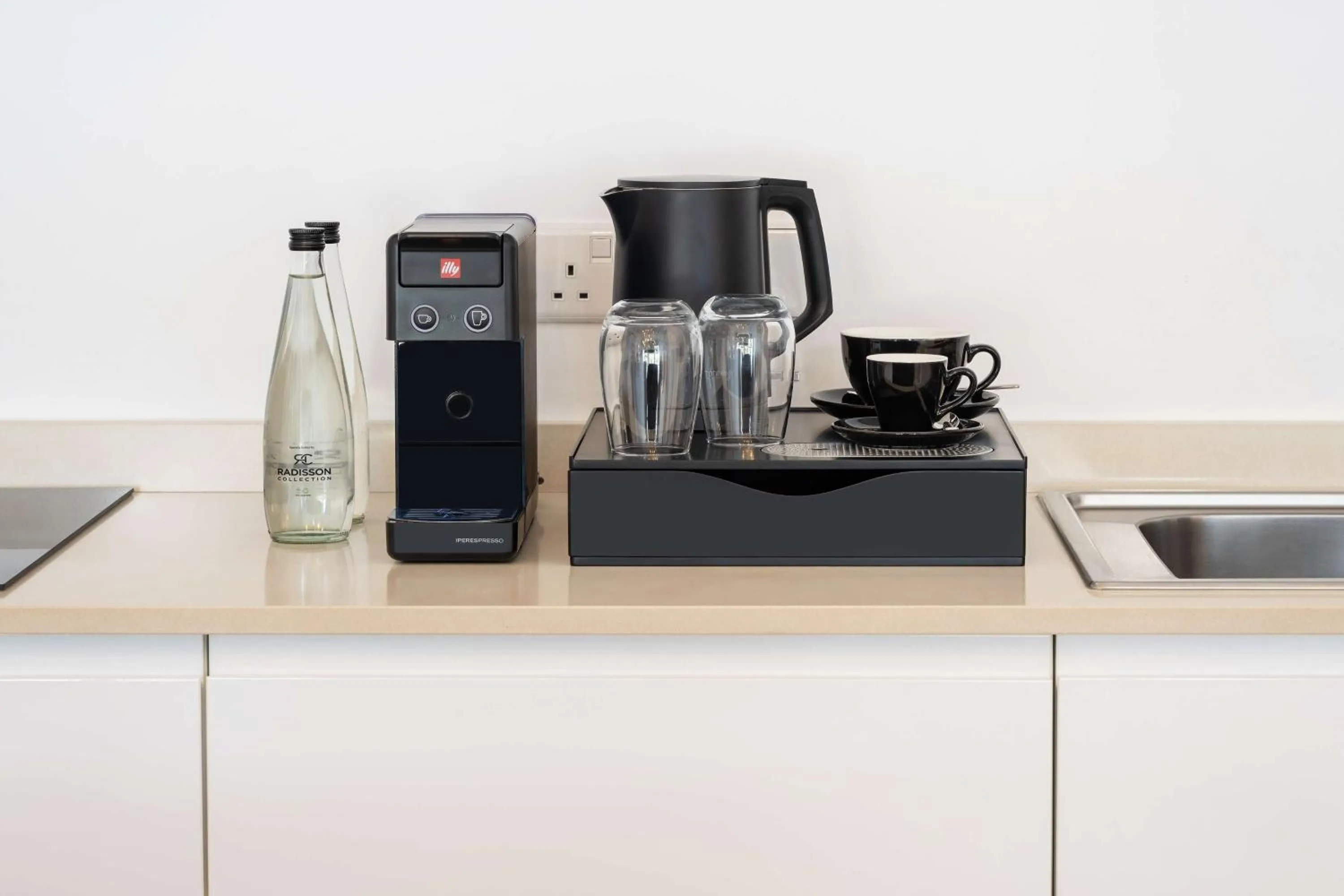 Coffee/tea facilities in Radisson Collection Resort Galle