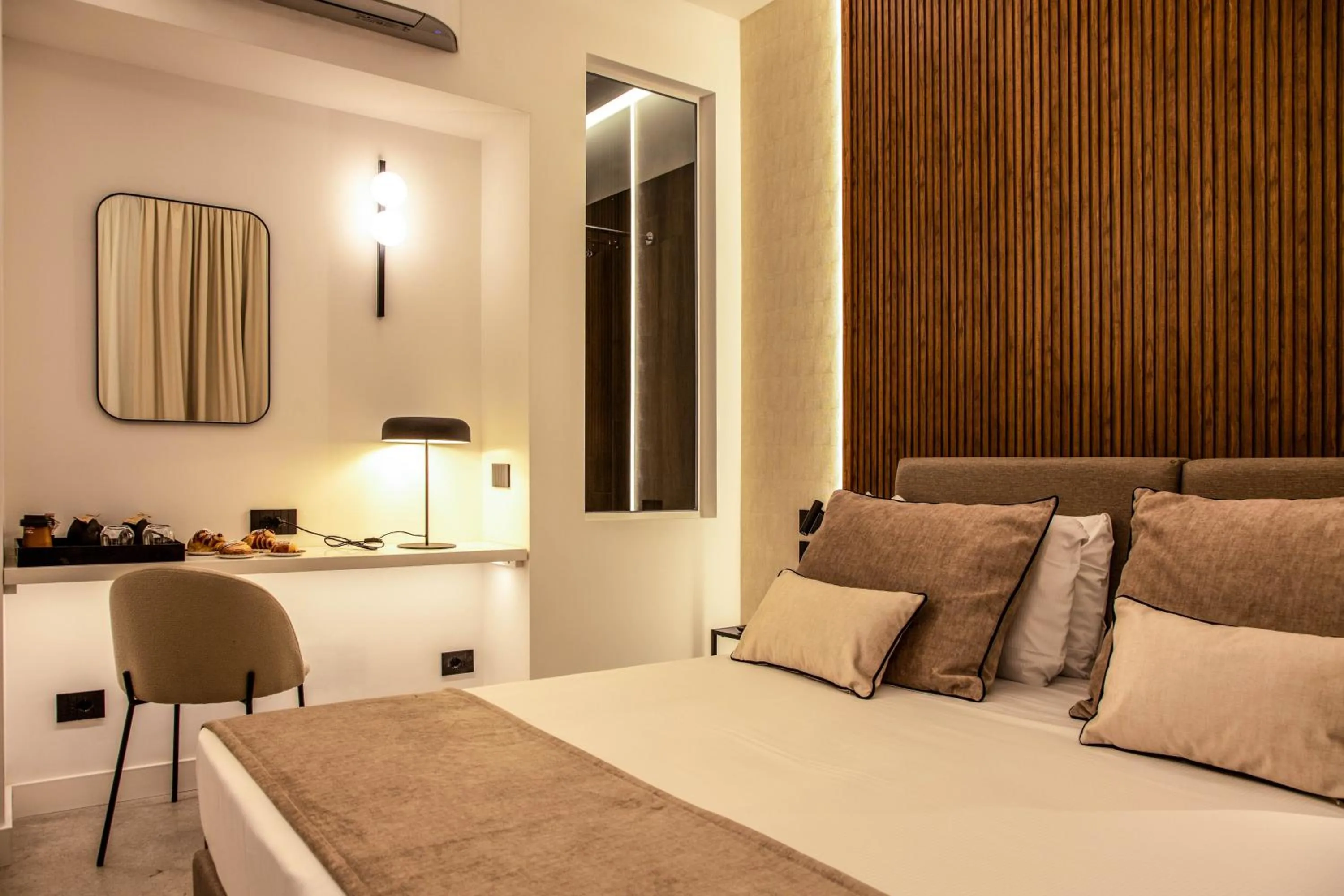 Bedroom, Bed in Mamalu - Corso Umberto 35 - Studios and Suites