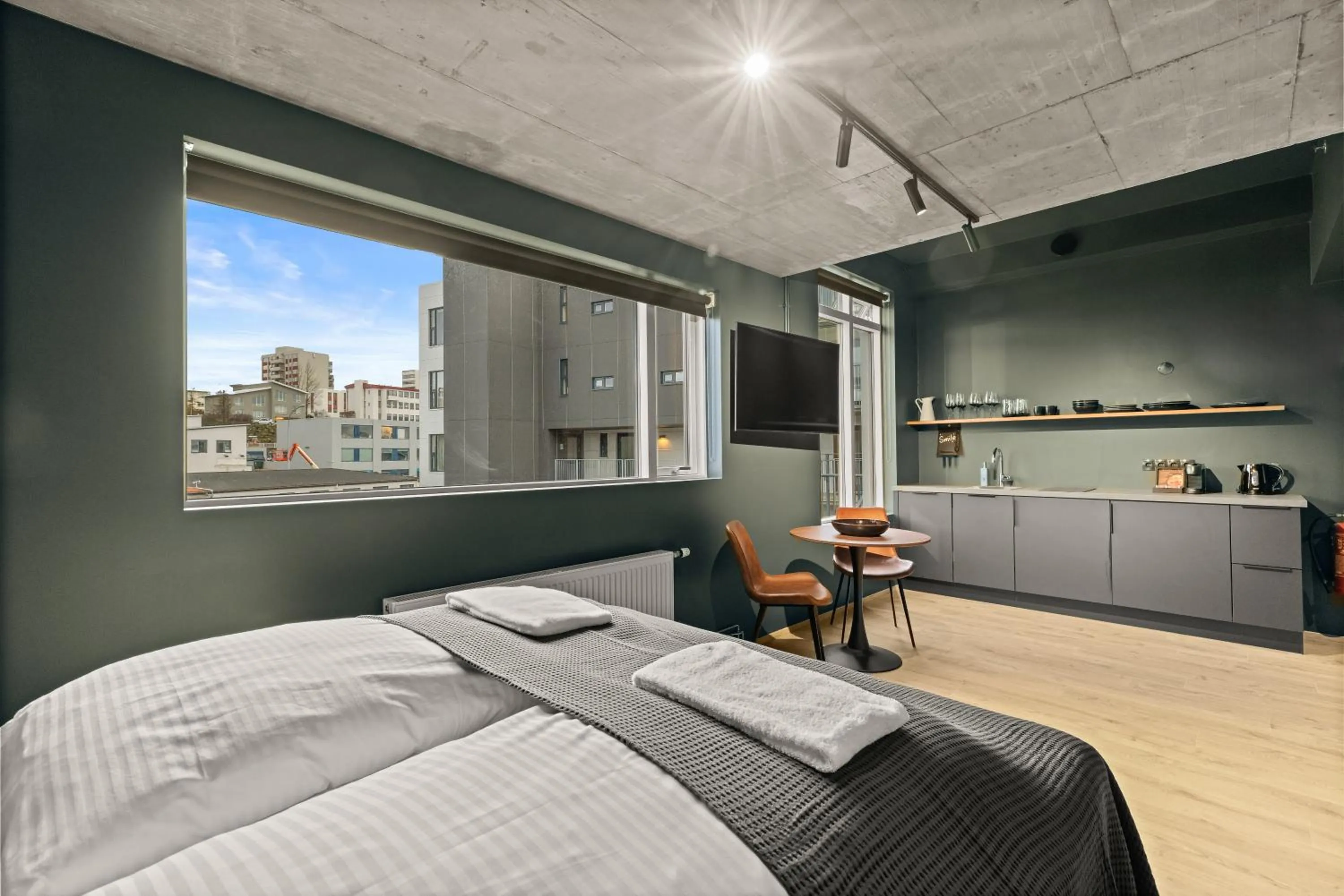 Photo of the whole room, Bed in Aurora Nooks Apartments by Heimaleiga