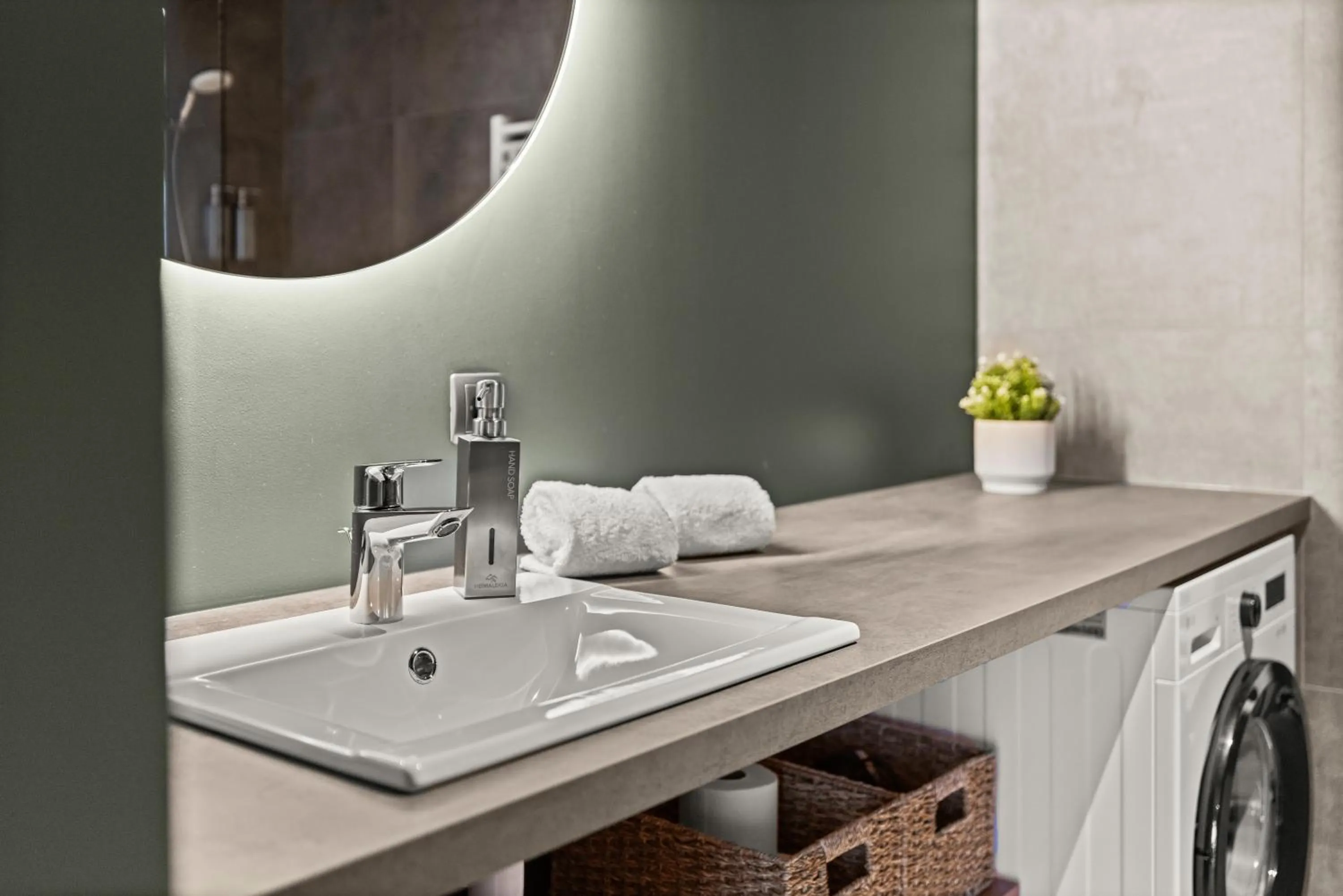 Bathroom in Aurora Nooks Apartments by Heimaleiga