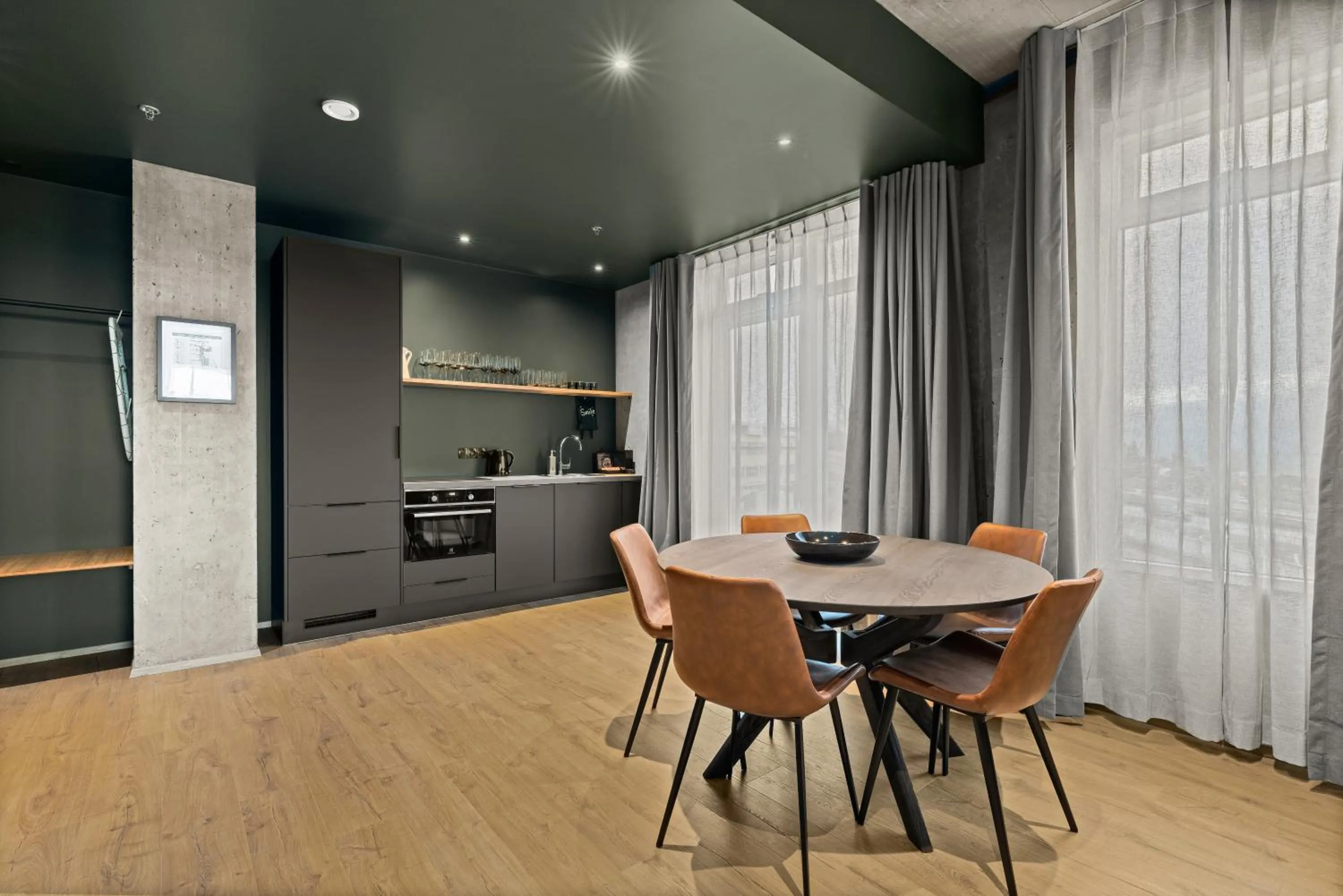 Kitchen or kitchenette in Aurora Nooks Apartments by Heimaleiga