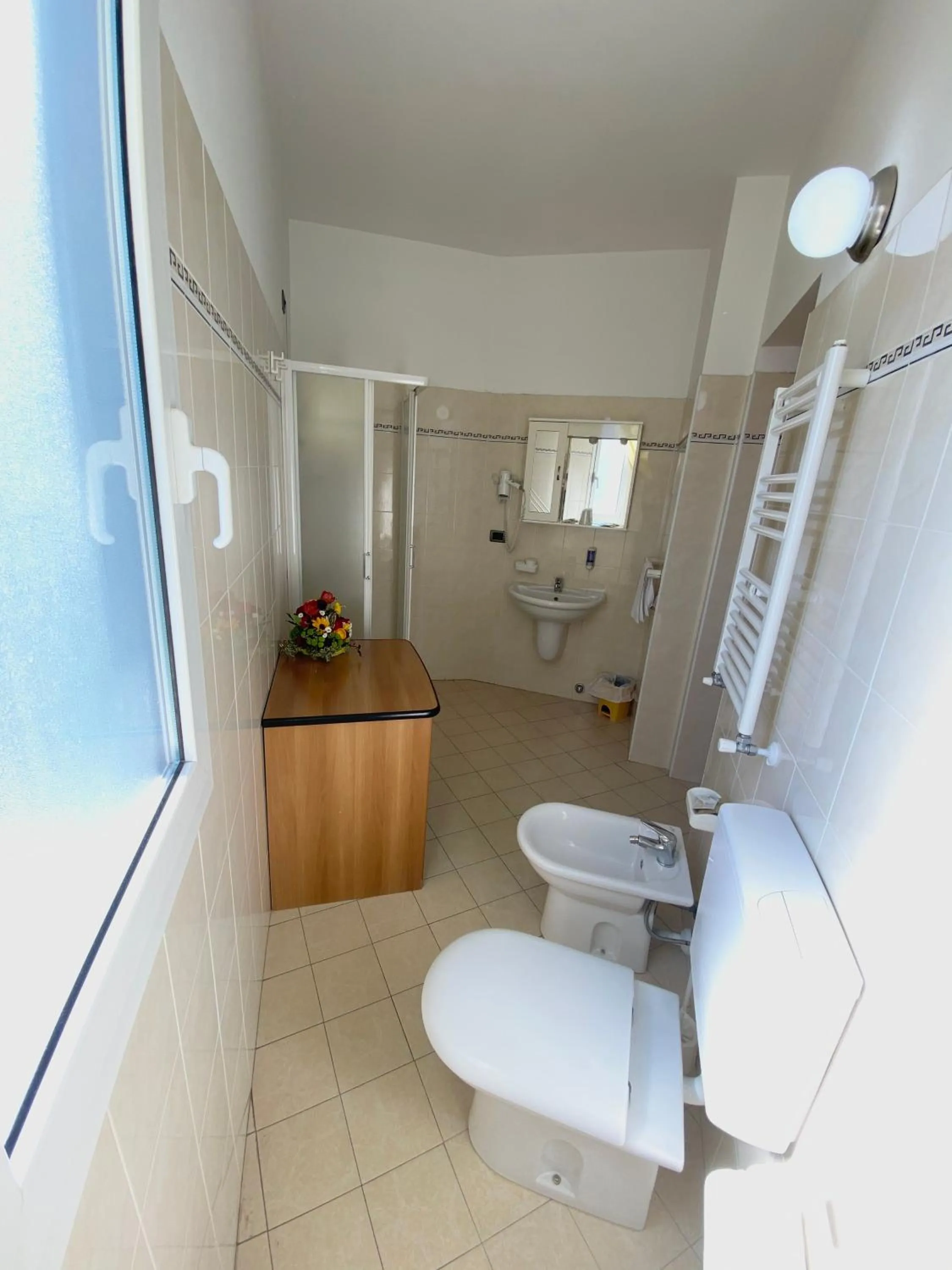 Shower in Albergo Villa Ada