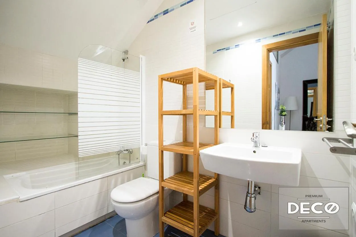 Bathroom in Apartamentos Conde Duque Decó