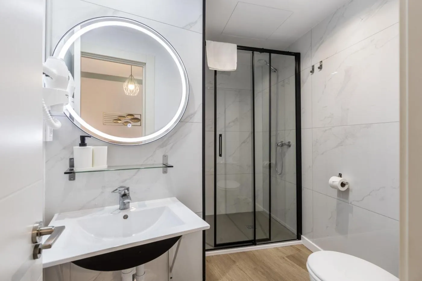 Regina Selfcheck-in Smart Rooms