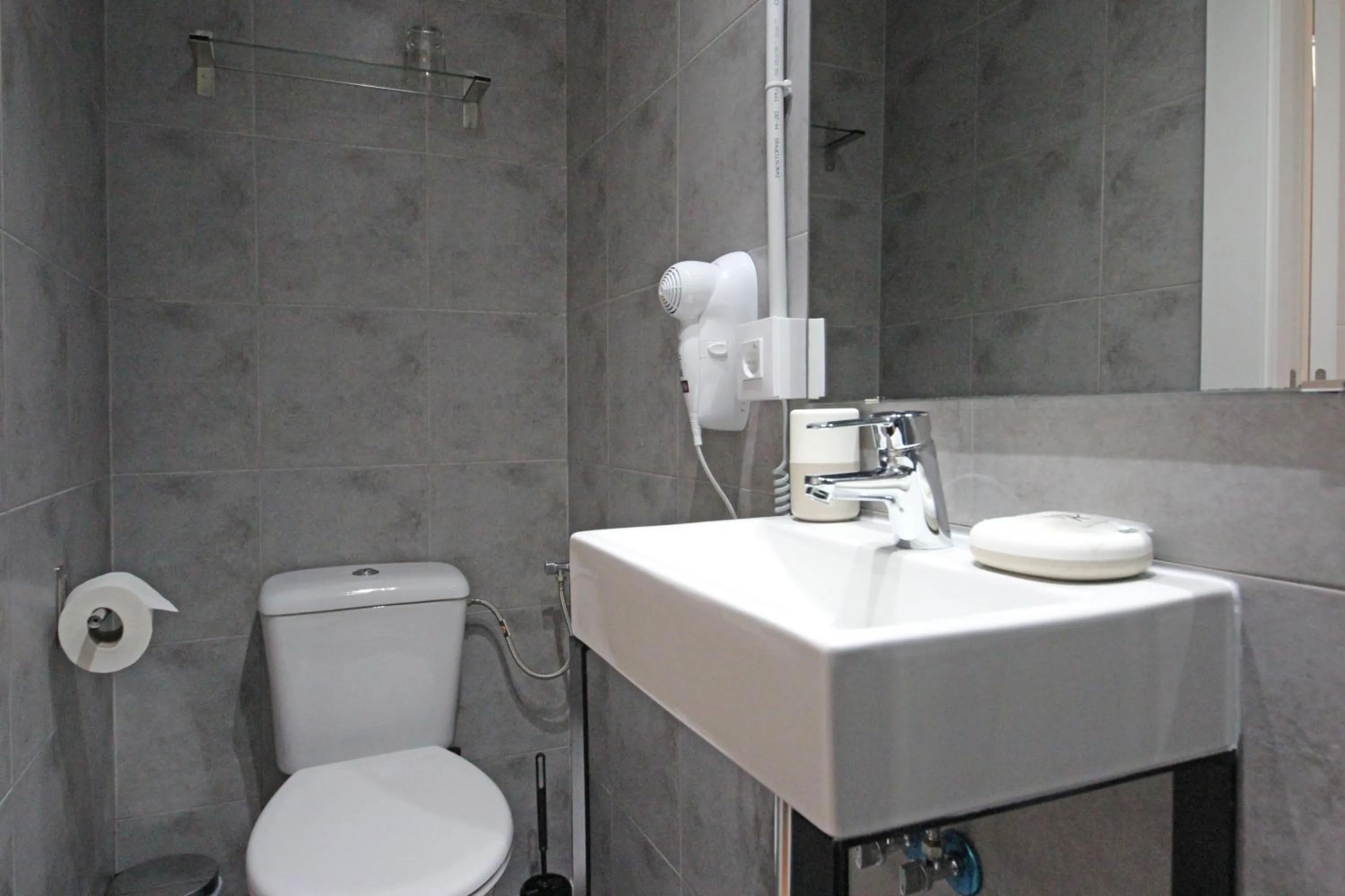 Shower in Regina Selfcheck-in Smart Rooms