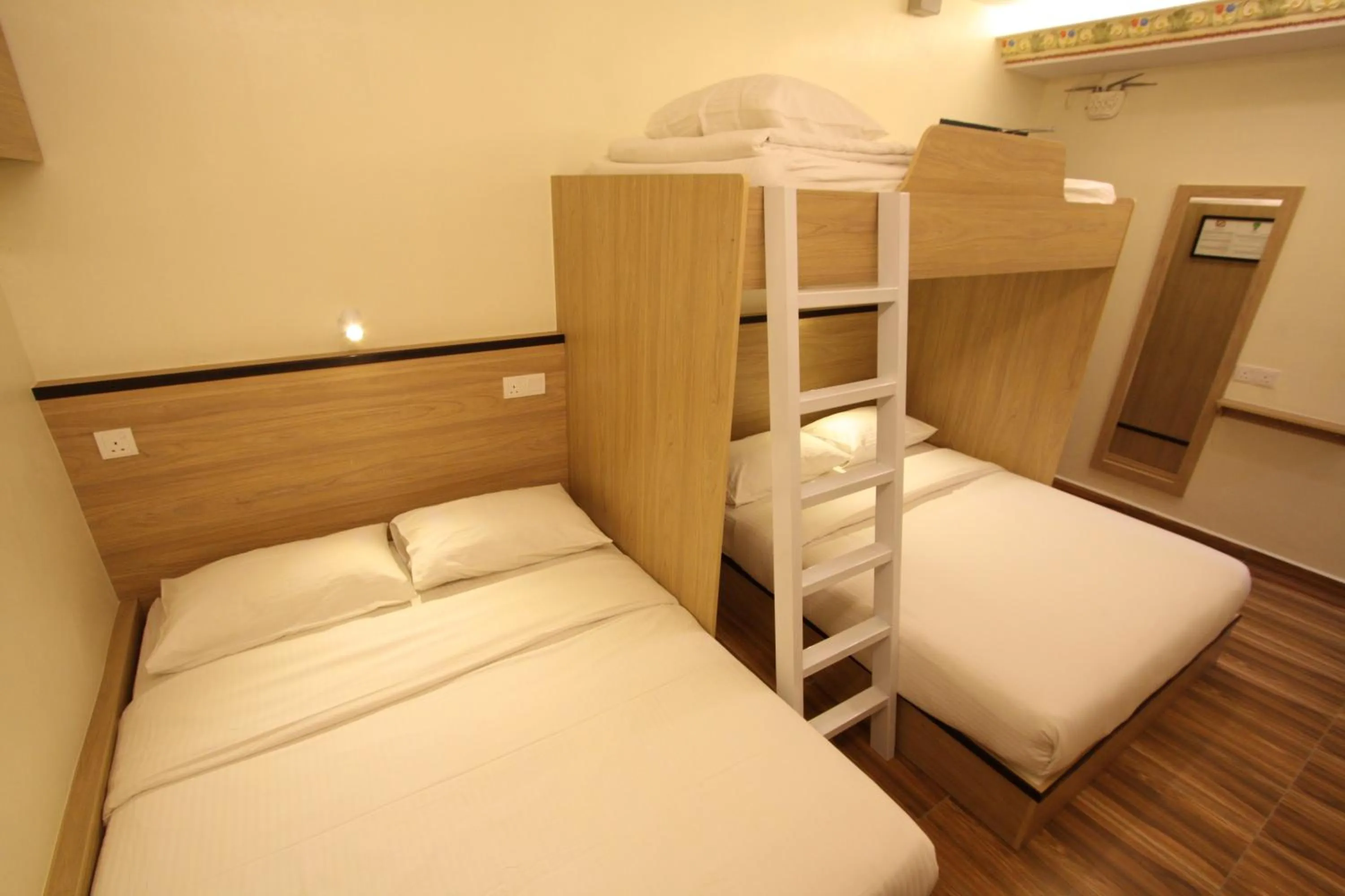 Photo of the whole room, Bed in Shamrock Guest House II