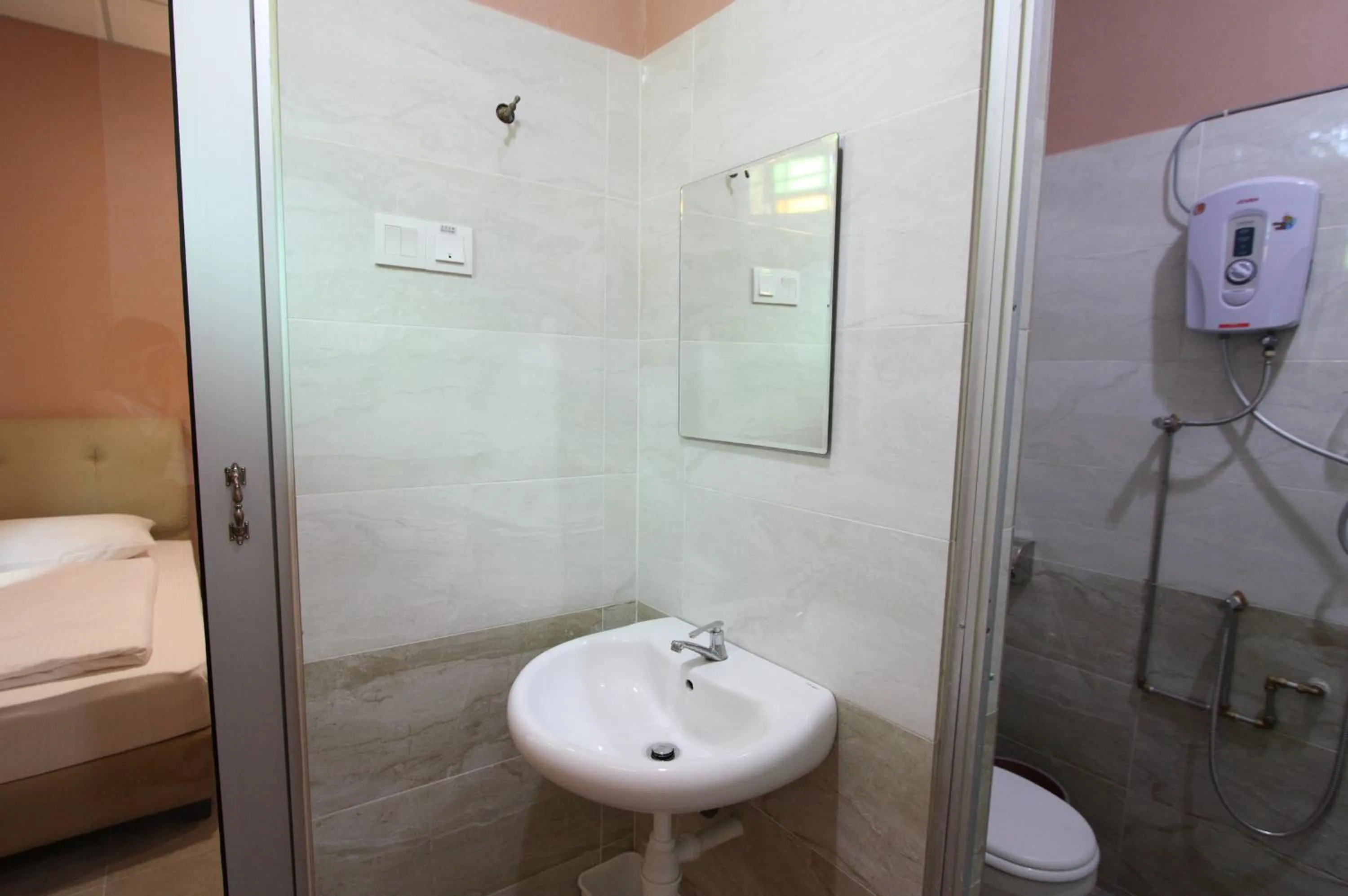 Bathroom in Shamrock Guest House II