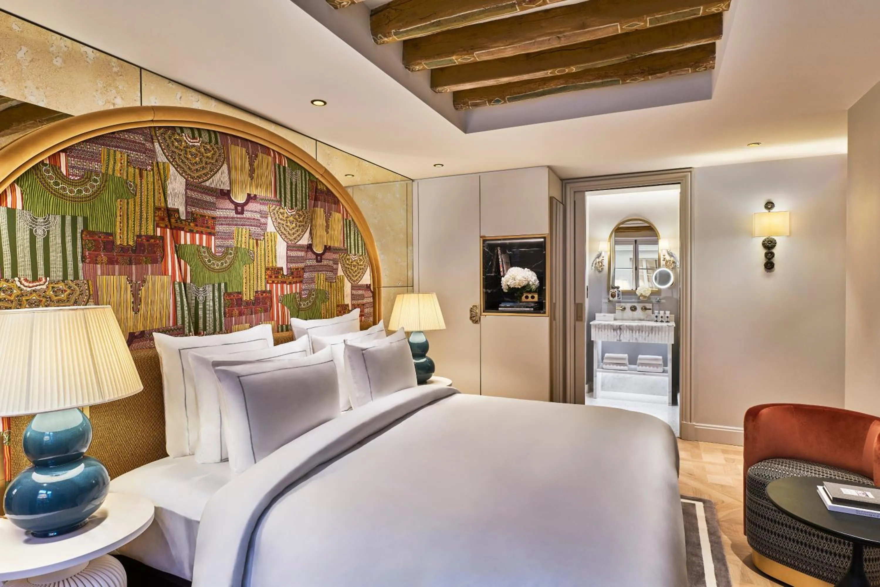 Bed in Maison Barrière Vendôme