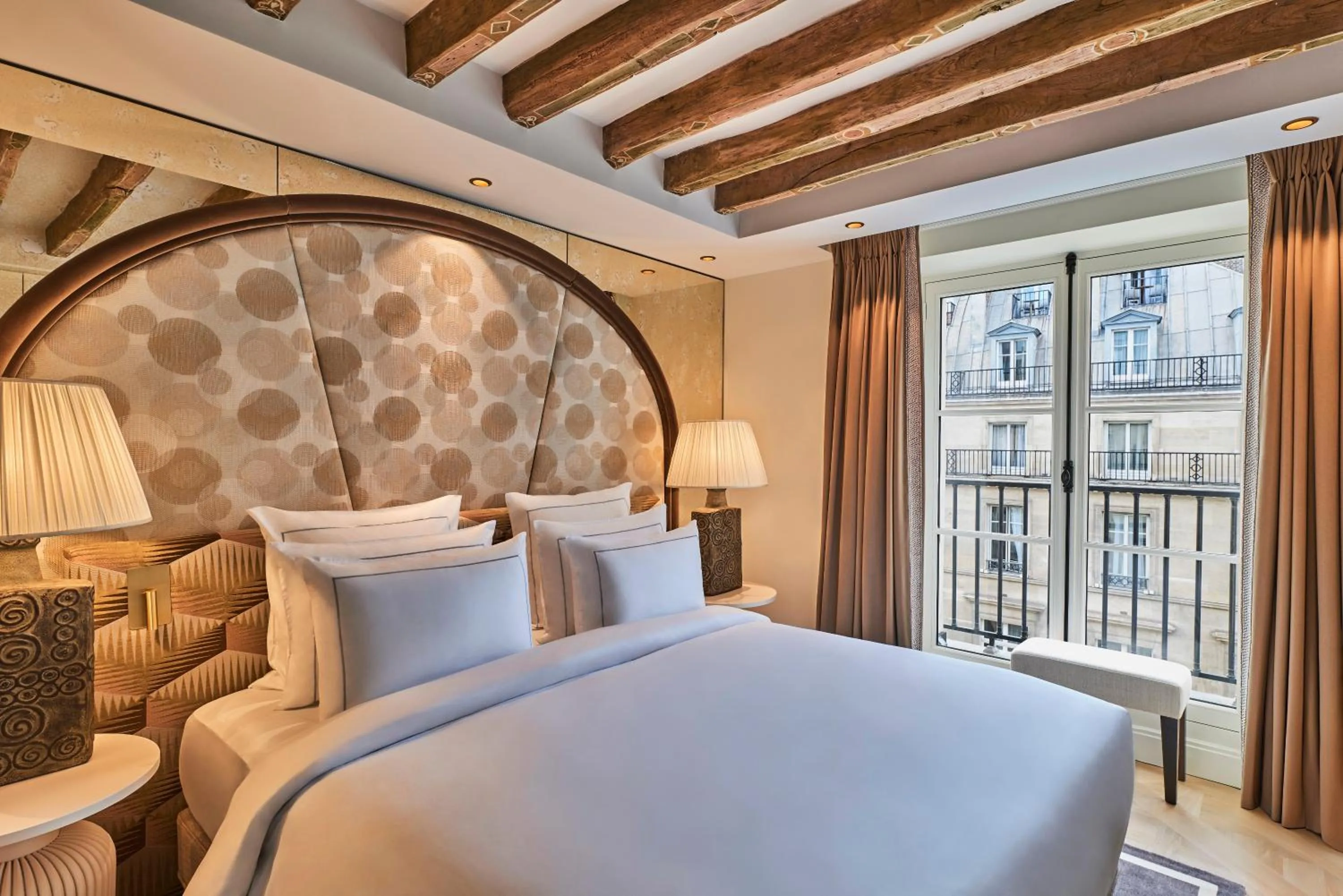 Bed in Maison Barrière Vendôme