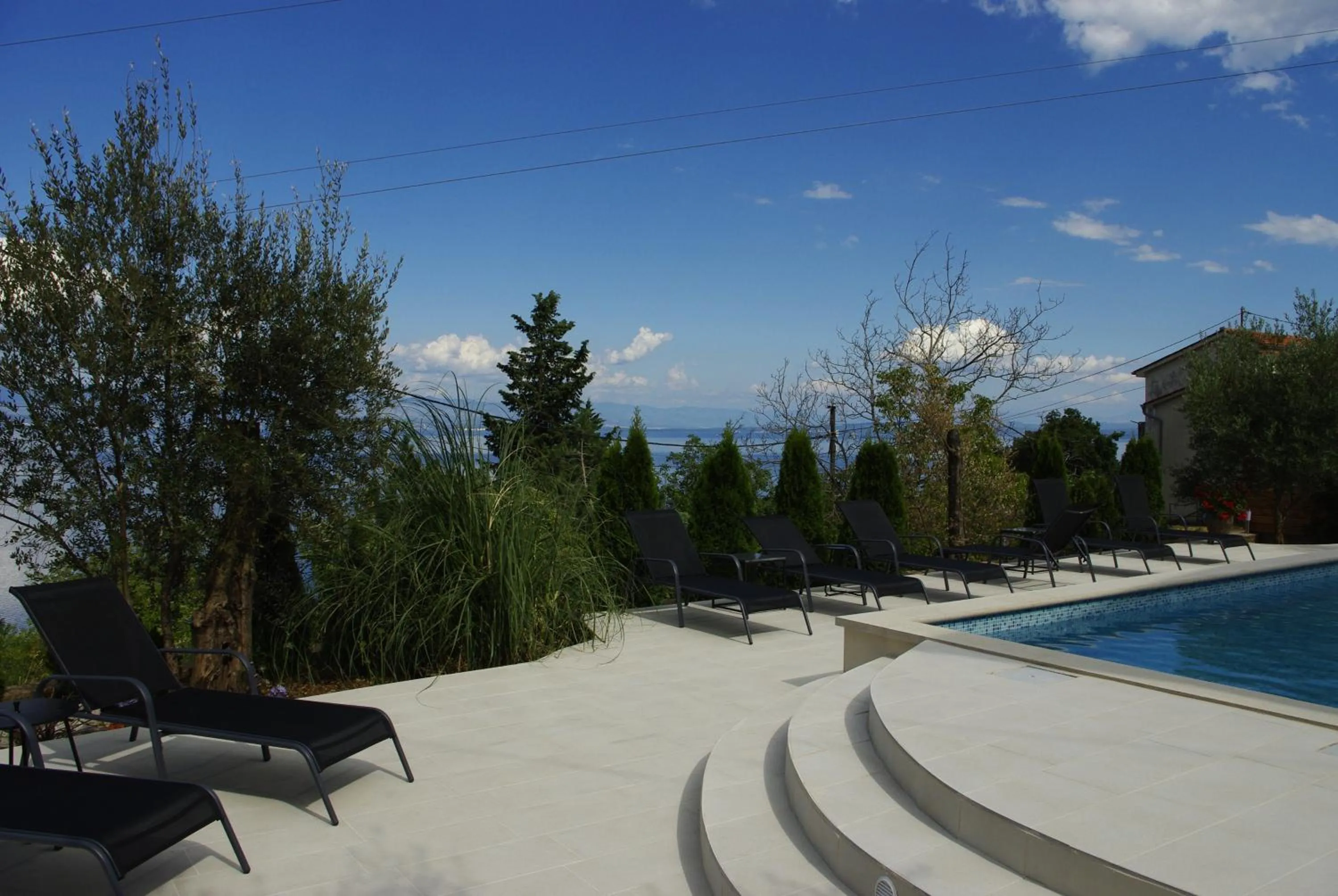 Pool view in Apartment Selce Kala