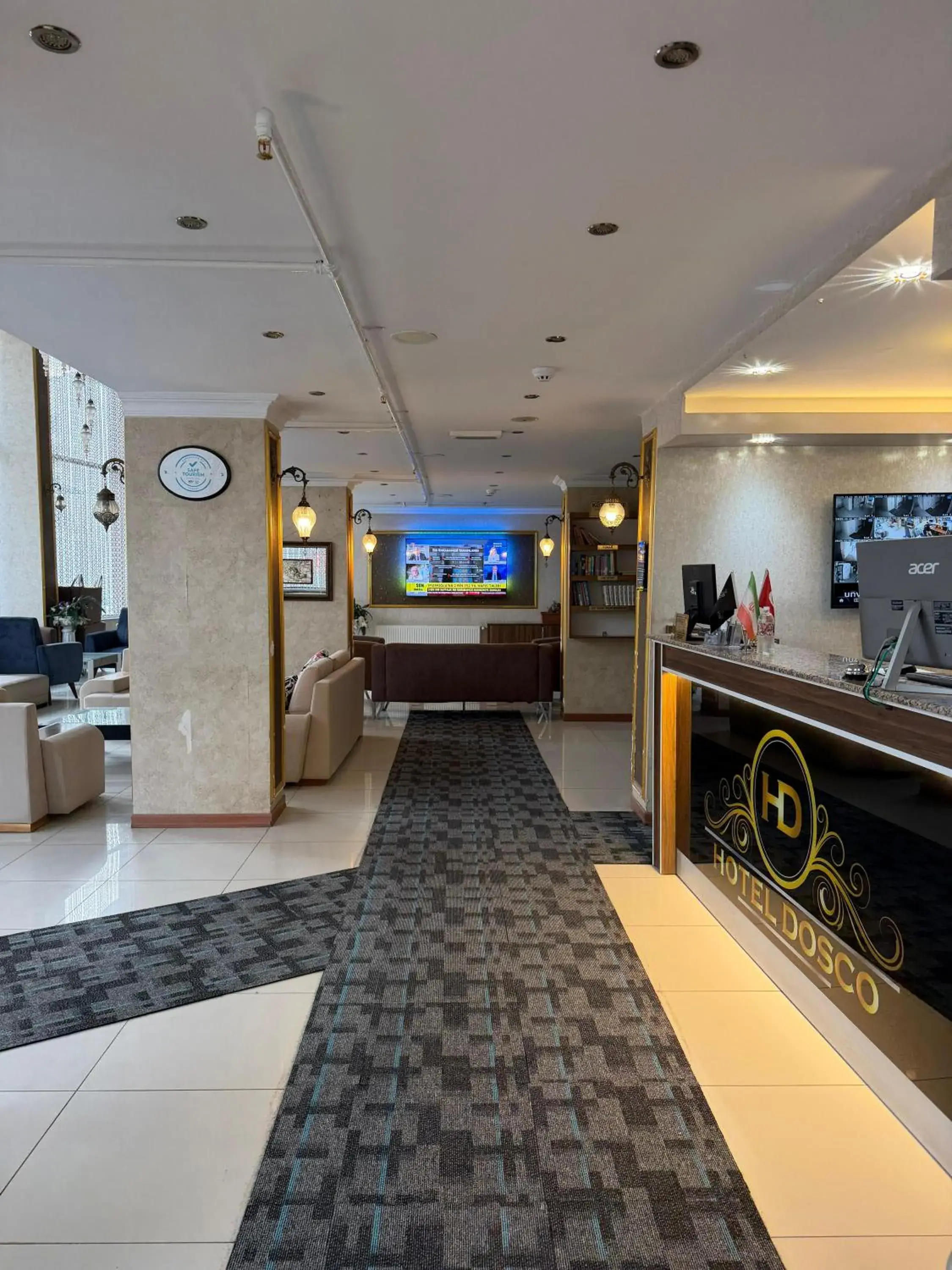 TV and multimedia in Hotel Dosco TV and multimedia in Hotel Dosco