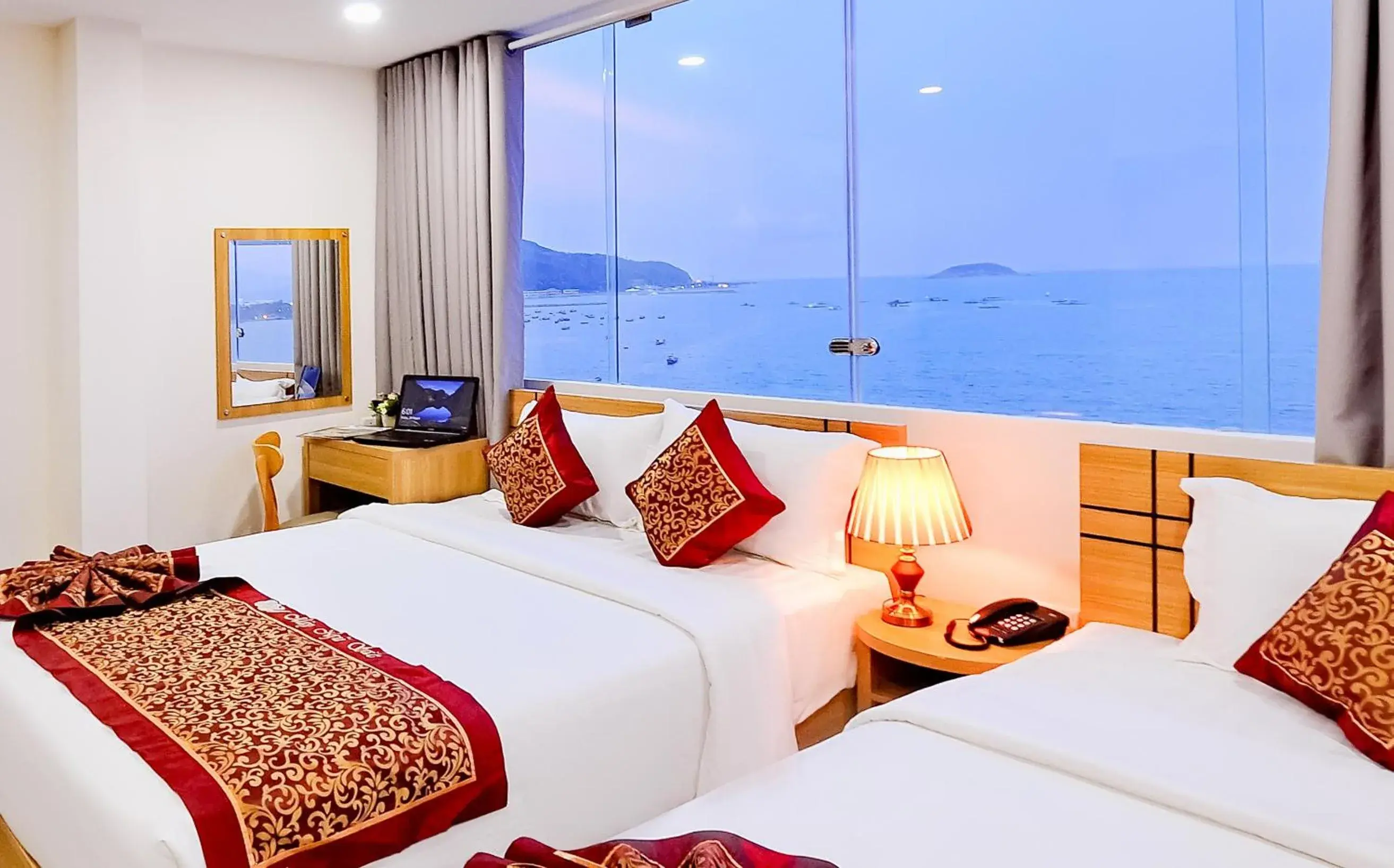 Bed in May Ngu Sac - Iridescent Clouds Hotel Bed in May Ngu Sac - Iridescent Clouds Hotel