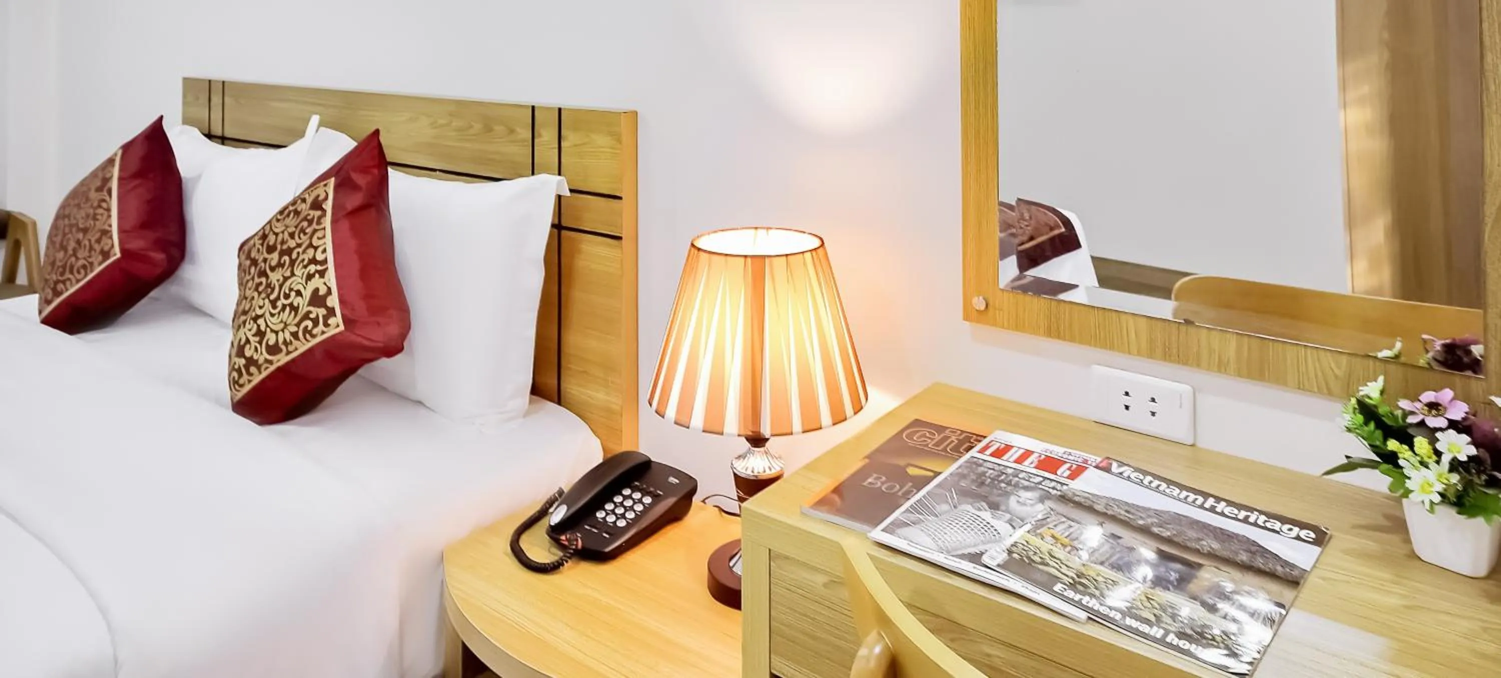 Bed in May Ngu Sac - Iridescent Clouds Hotel