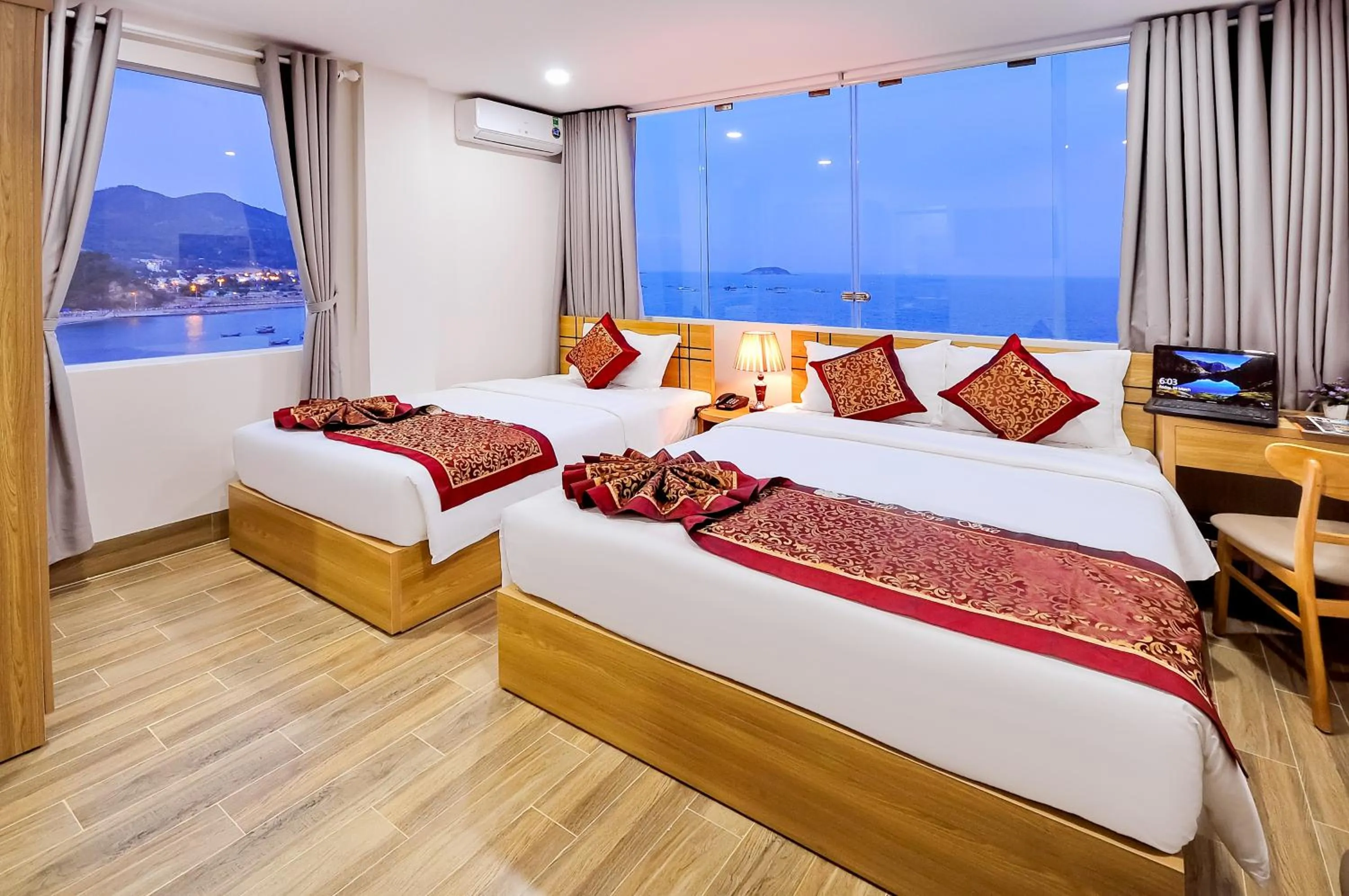 Bed in May Ngu Sac - Iridescent Clouds Hotel