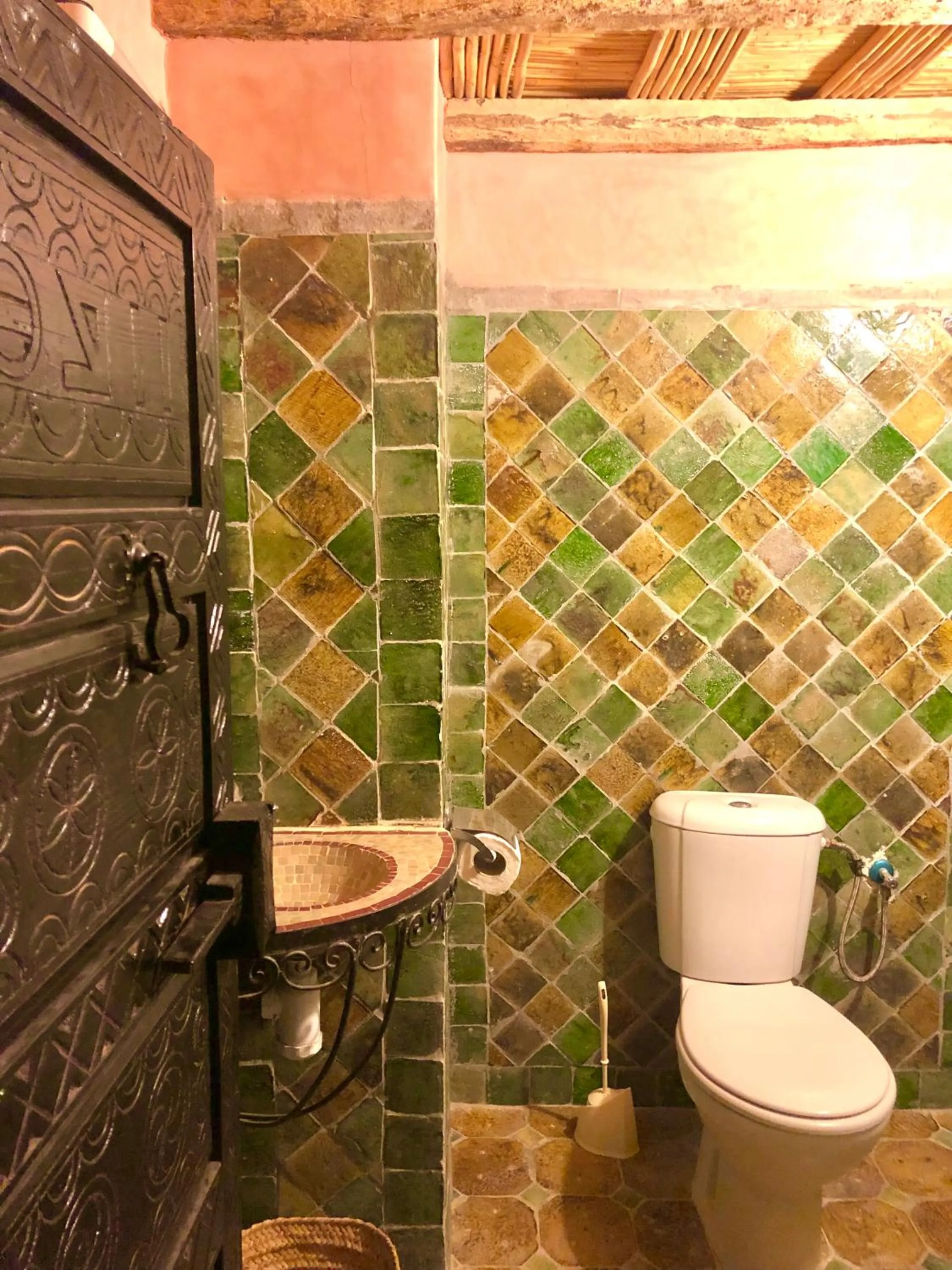 Bathroom in Kasbah Ennakb