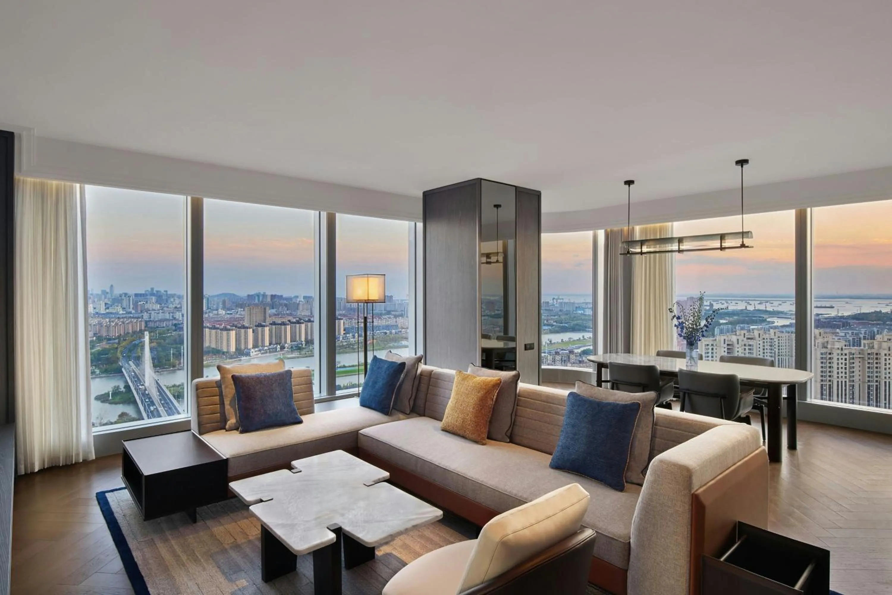 Photo of the whole room in Le Meridien Nantong