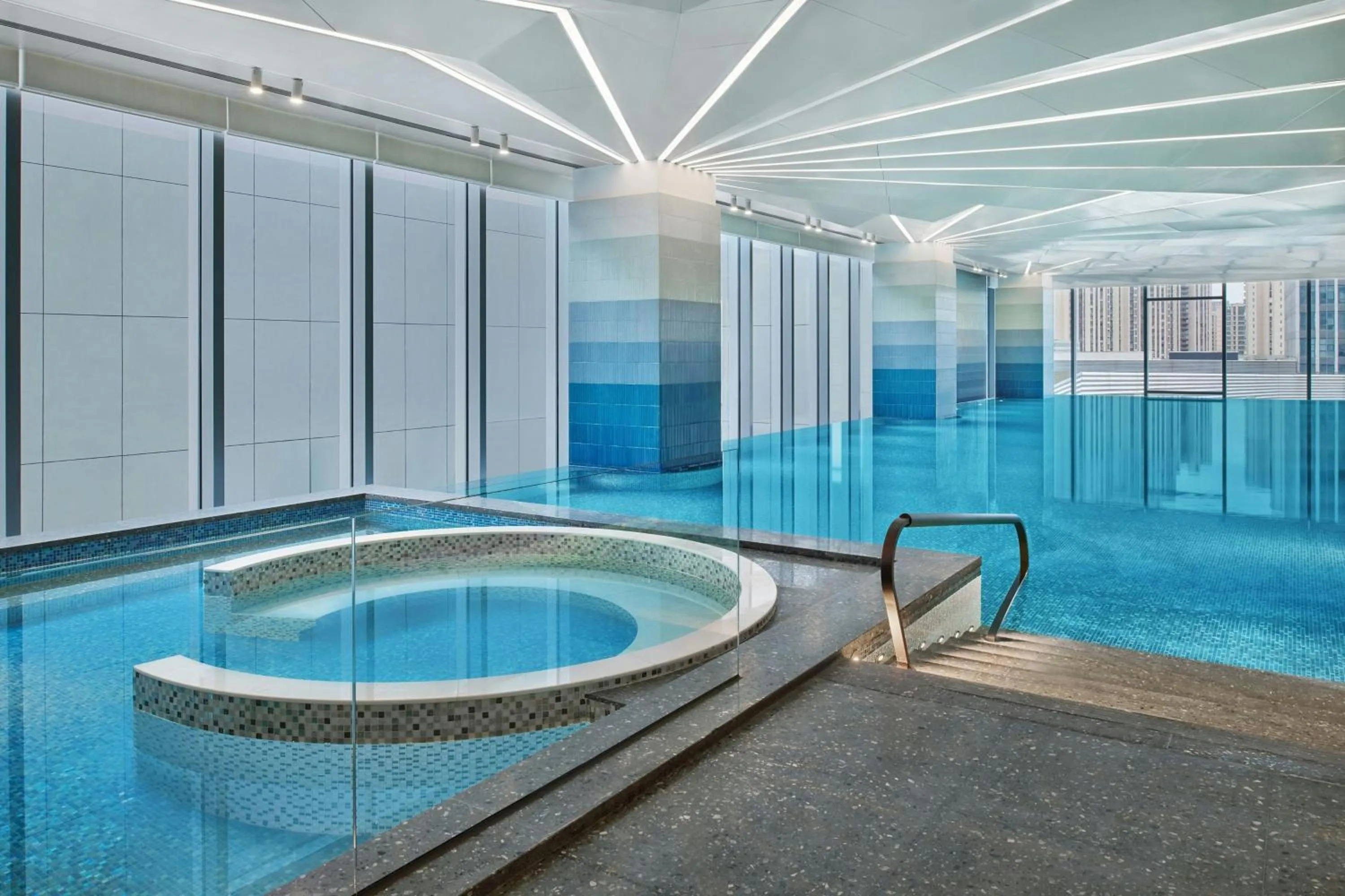 Fitness centre/facilities in Le Meridien Nantong