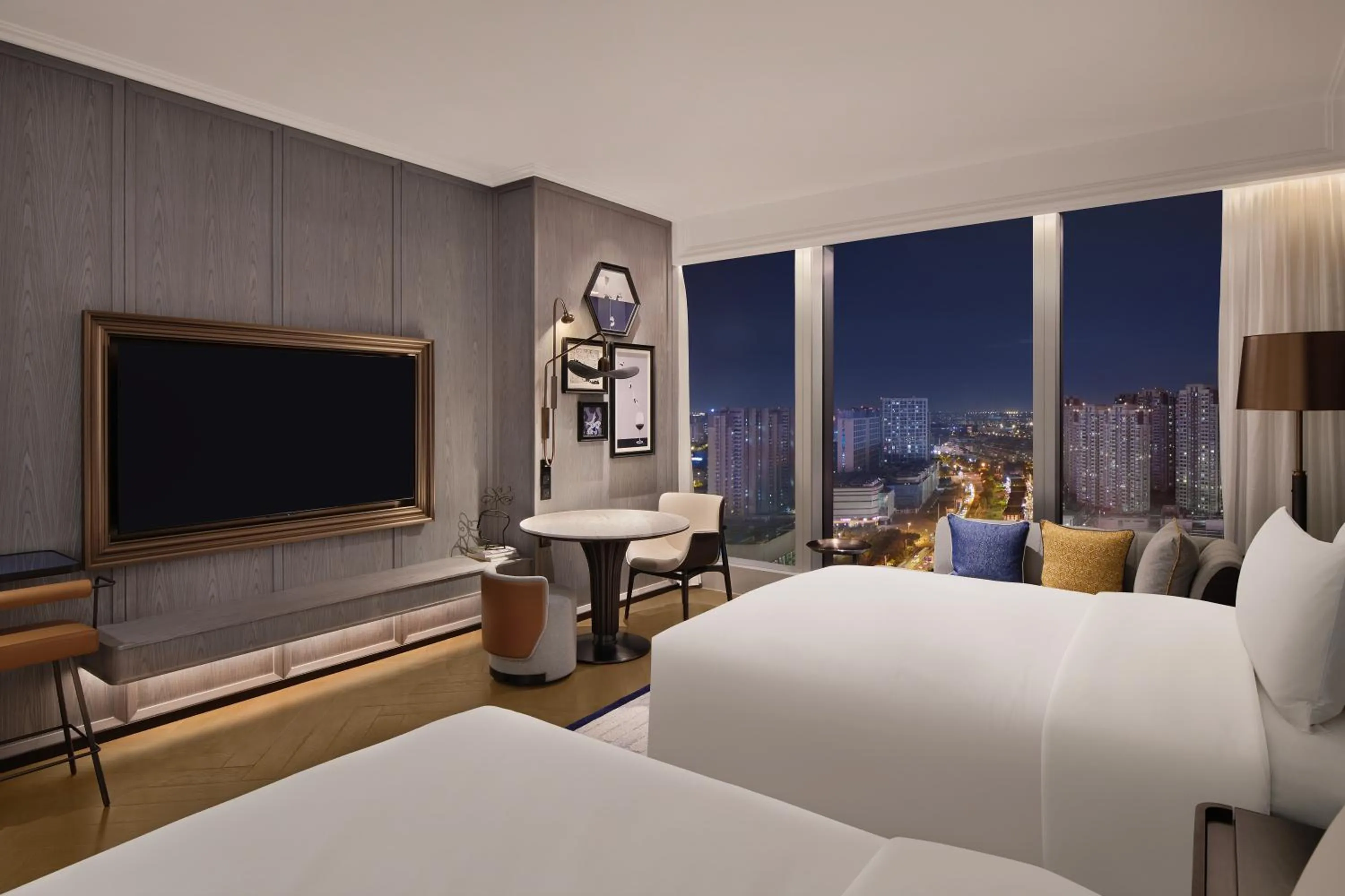 Bed in Le Meridien Nantong