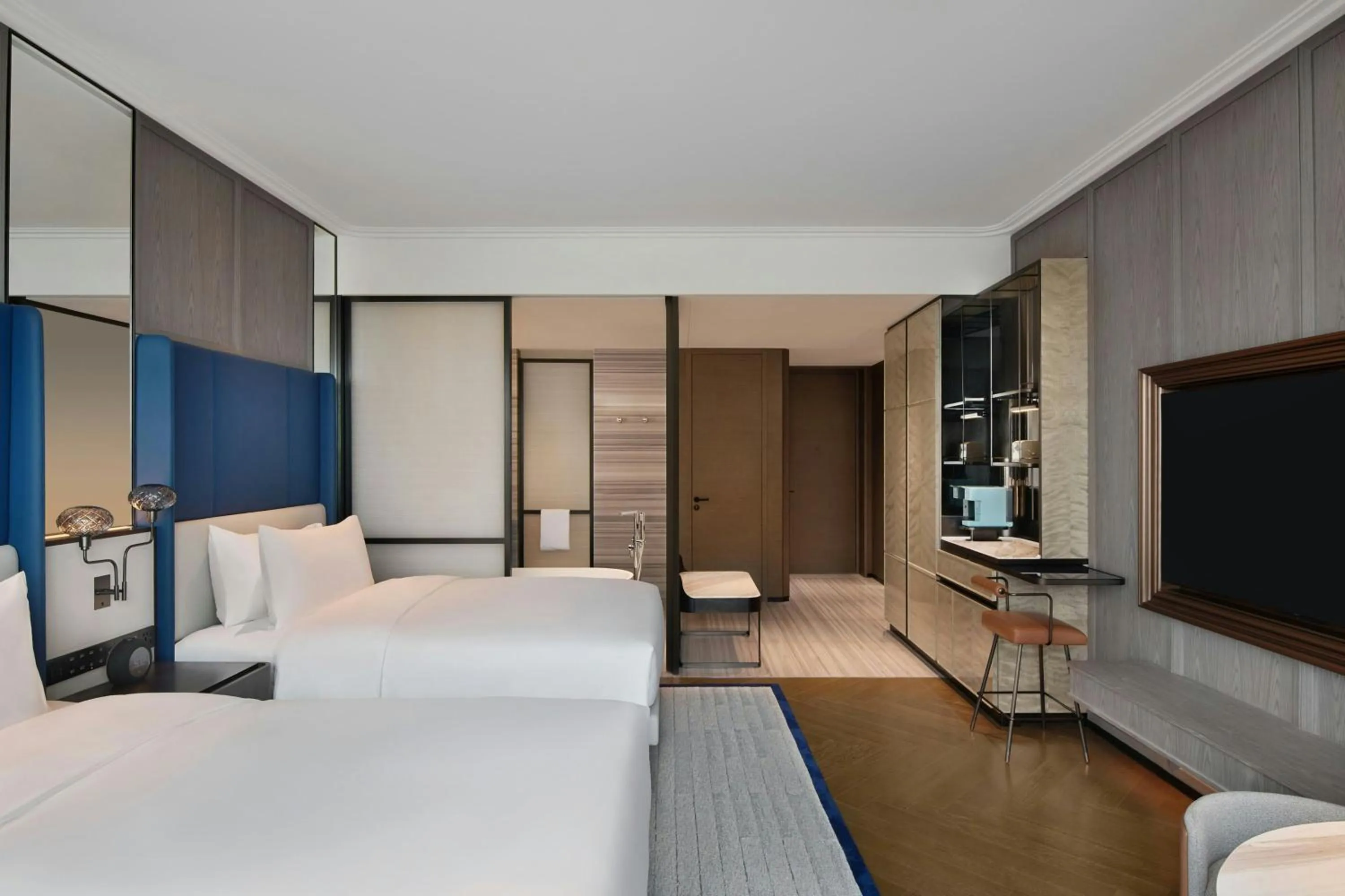Photo of the whole room, Bed in Le Meridien Nantong