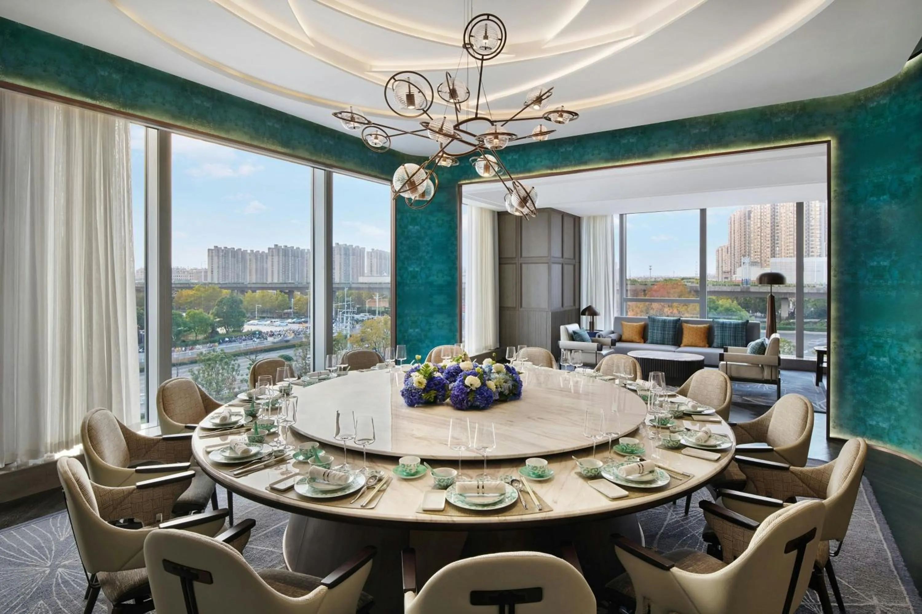 Restaurant/places to eat in Le Meridien Nantong