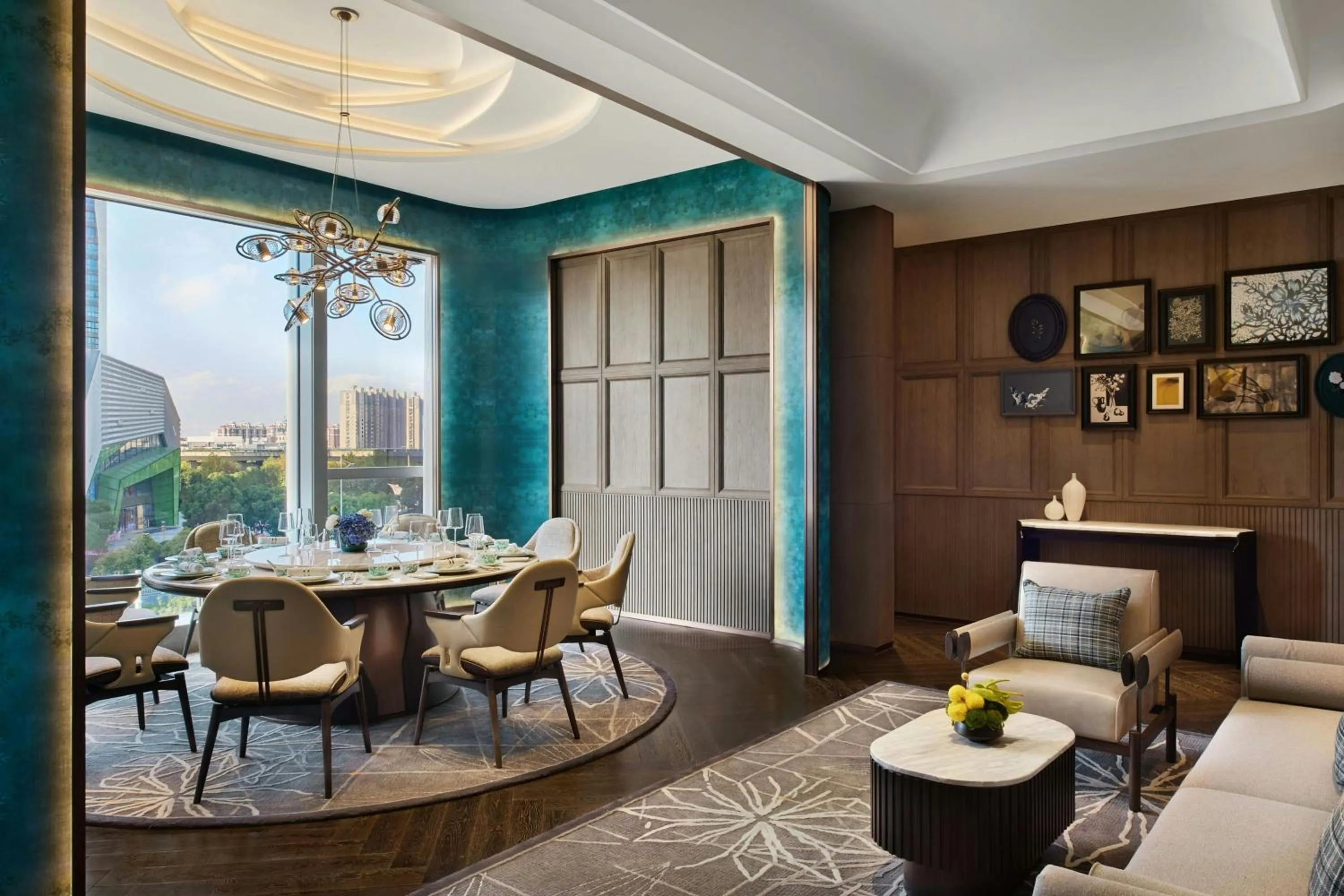 Restaurant/places to eat in Le Meridien Nantong