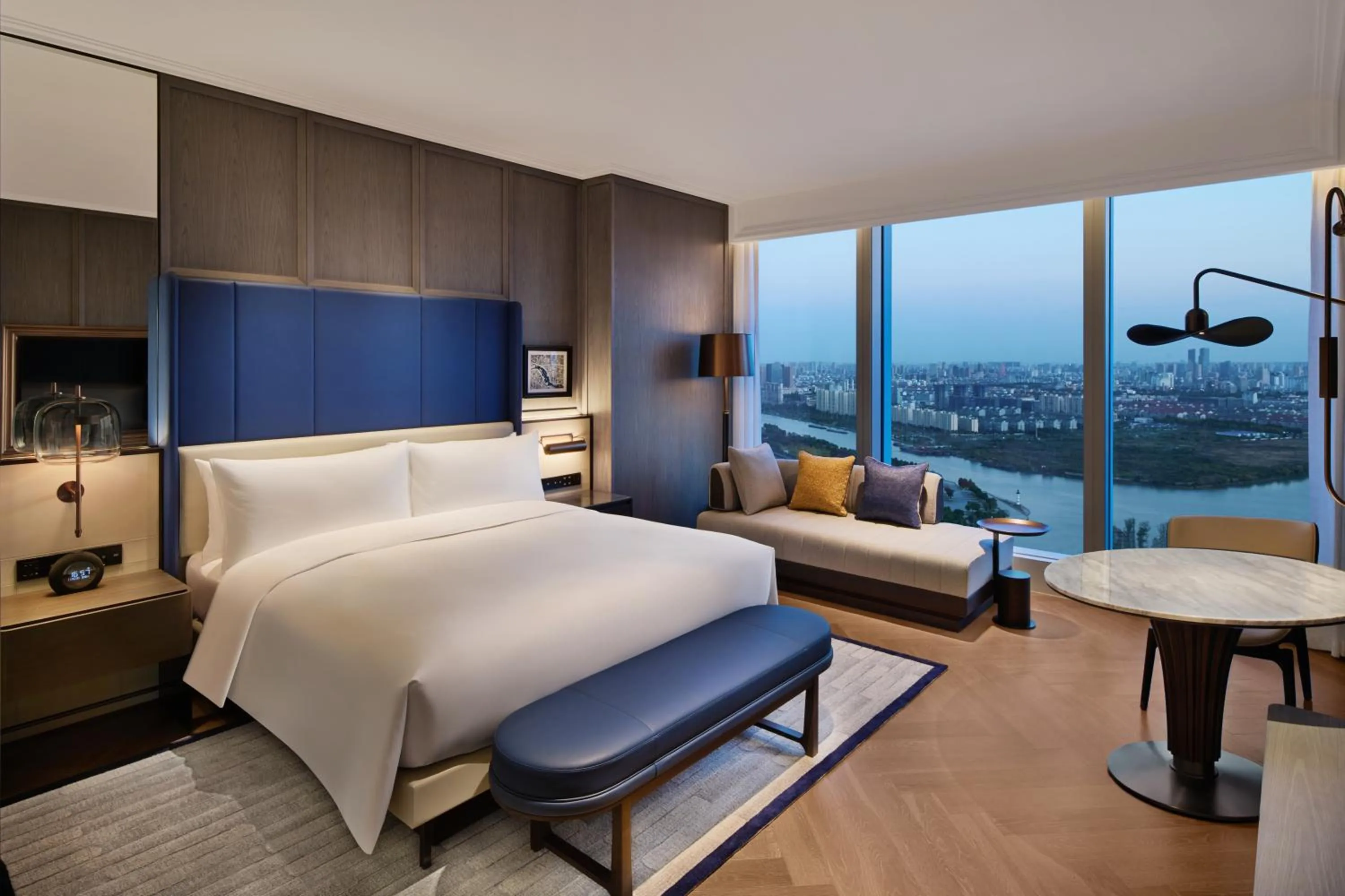 Bed in Le Meridien Nantong