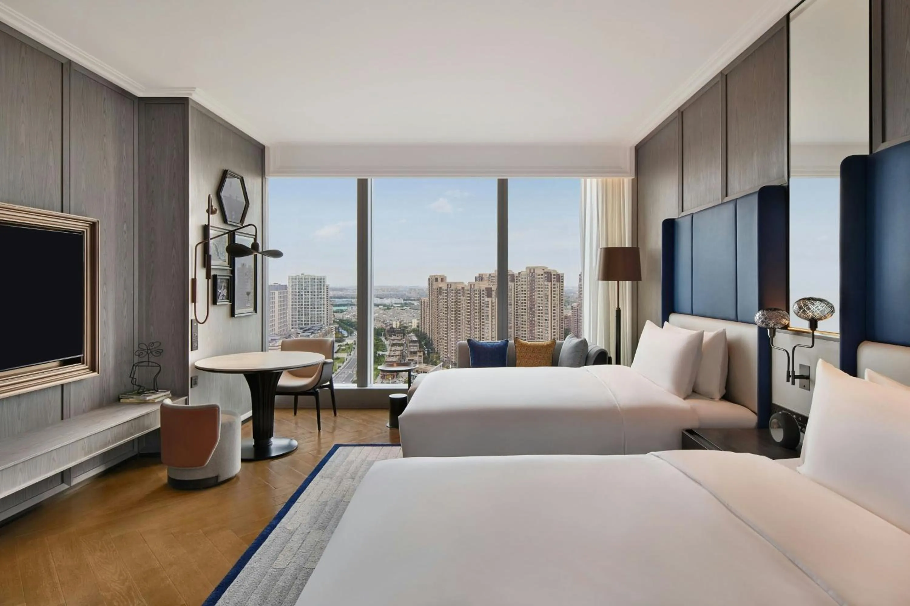 Photo of the whole room, Bed in Le Meridien Nantong