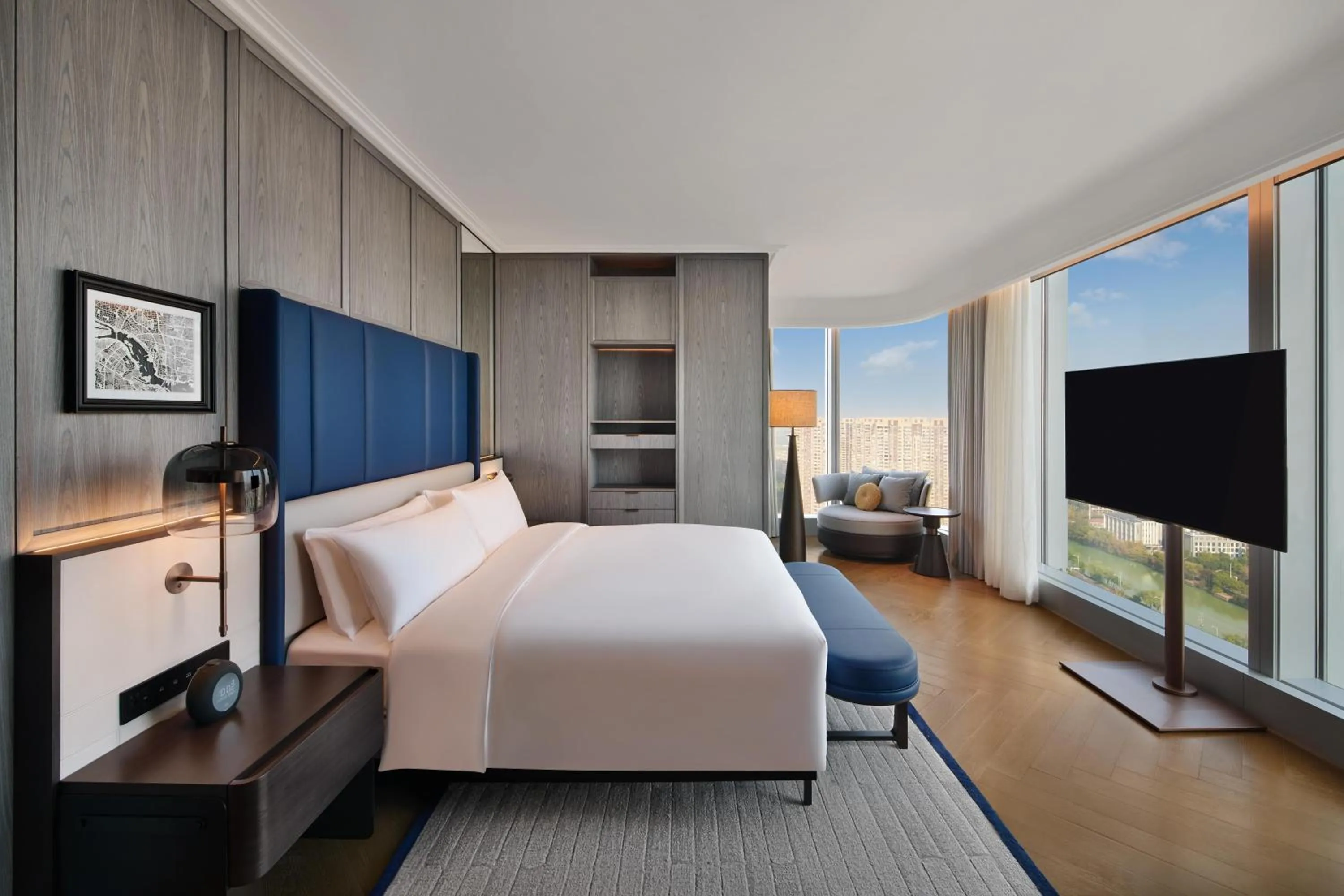 TV and multimedia, Bed in Le Meridien Nantong
