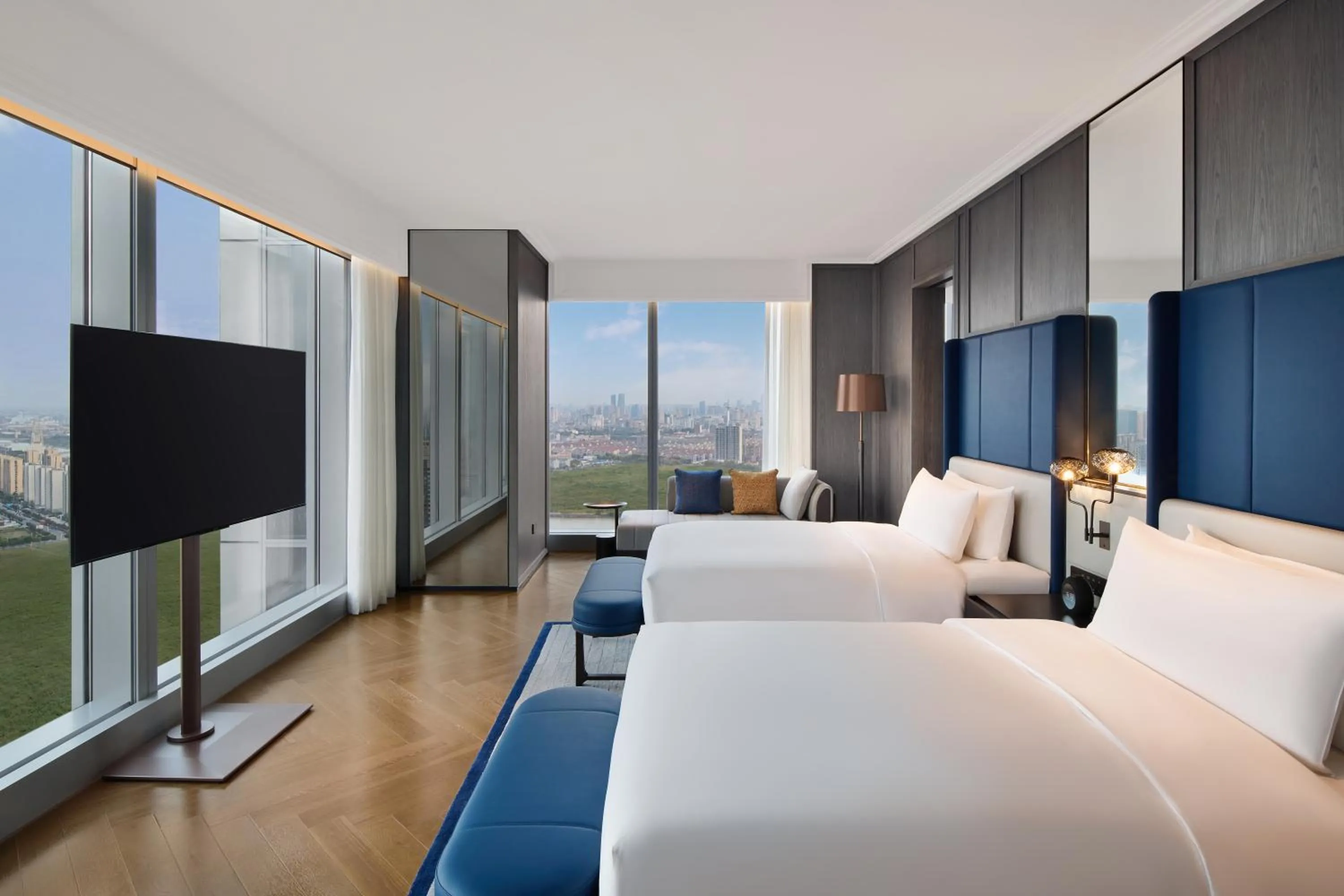 Bed in Le Meridien Nantong