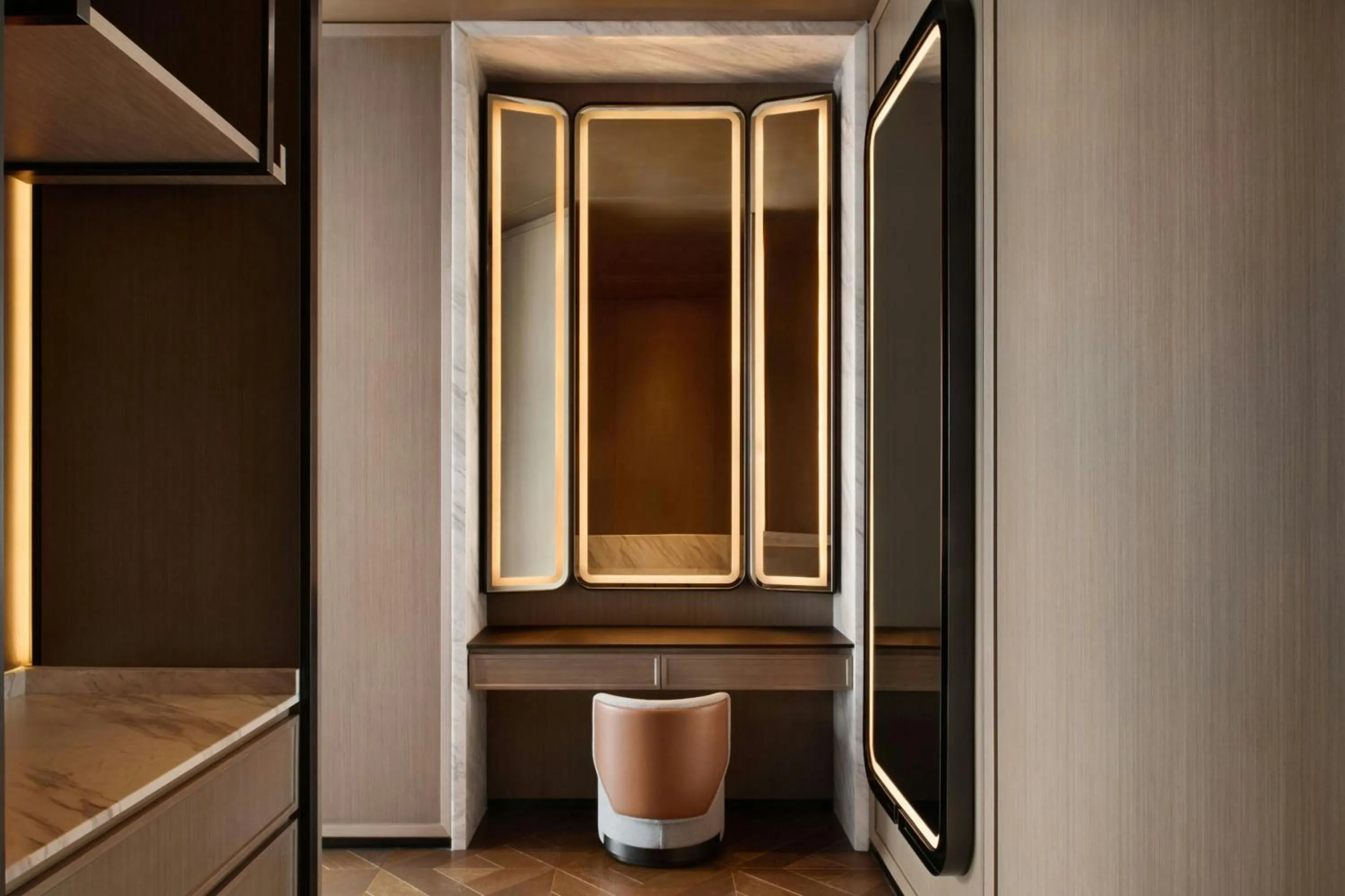 Bedroom in Le Meridien Nantong