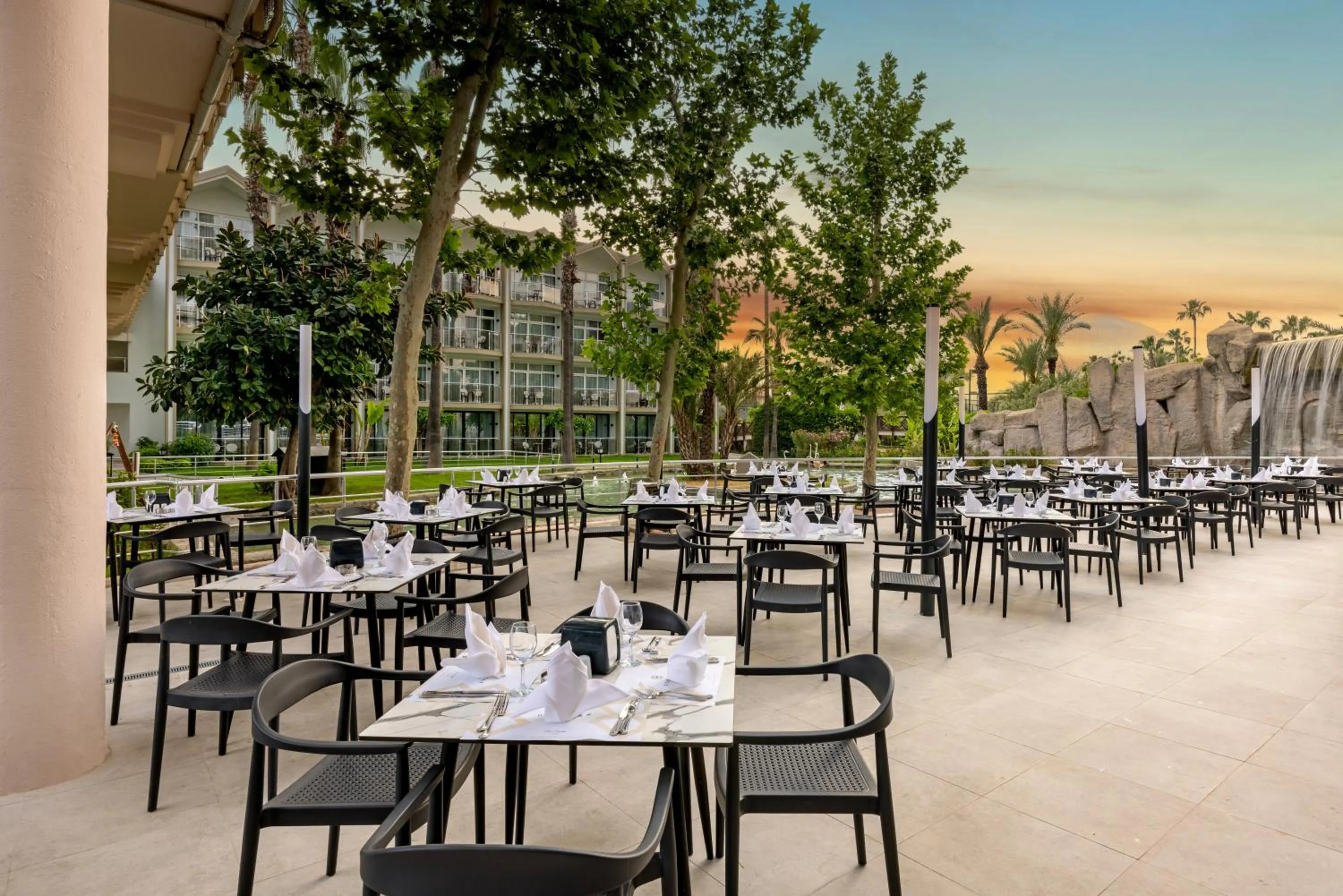 Restaurant/places to eat in Dobedan World Palace Hotel ''Ex Brand Alva Donna World Palace ''