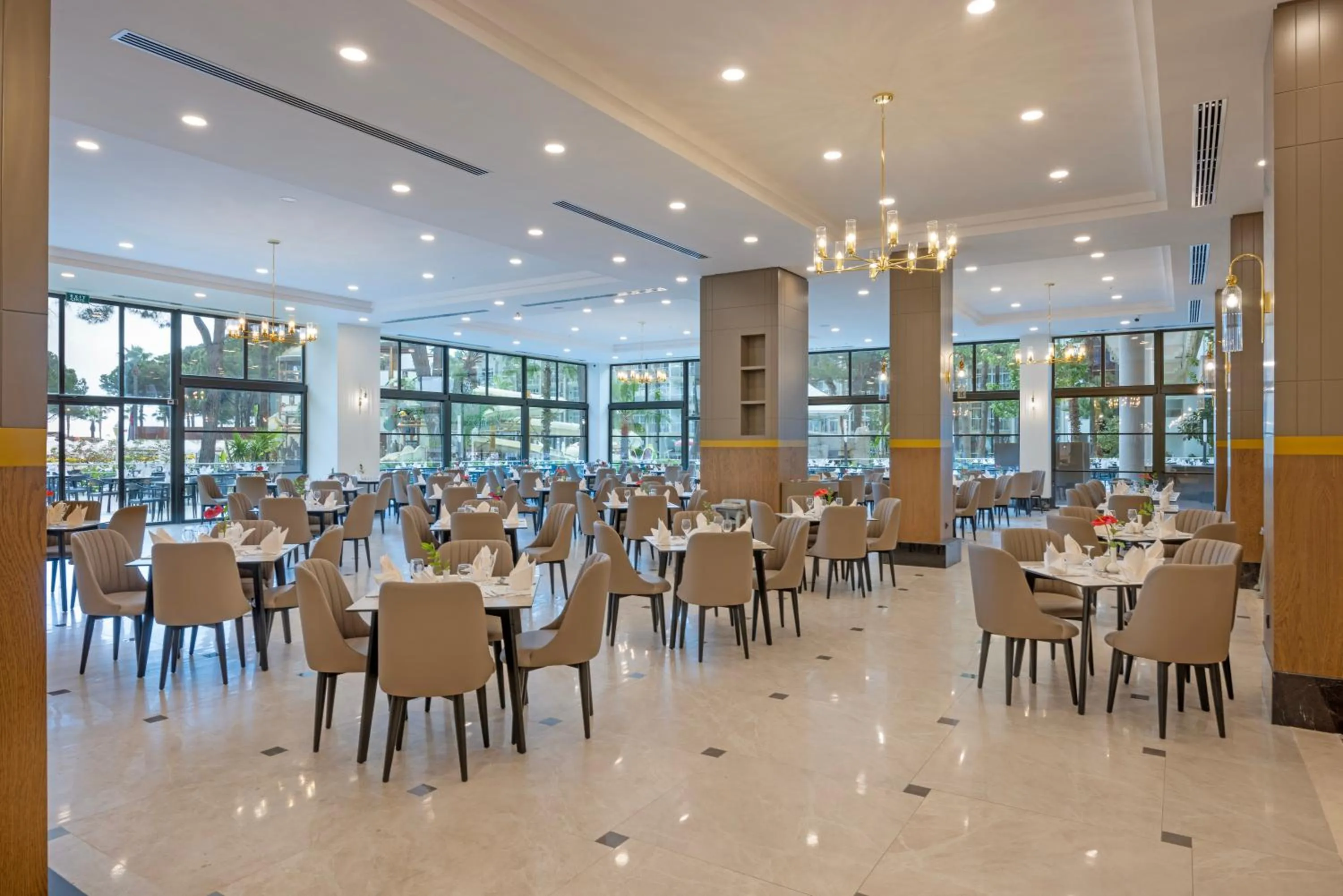 Restaurant/places to eat in Dobedan World Palace Hotel ''Ex Brand Alva Donna World Palace ''