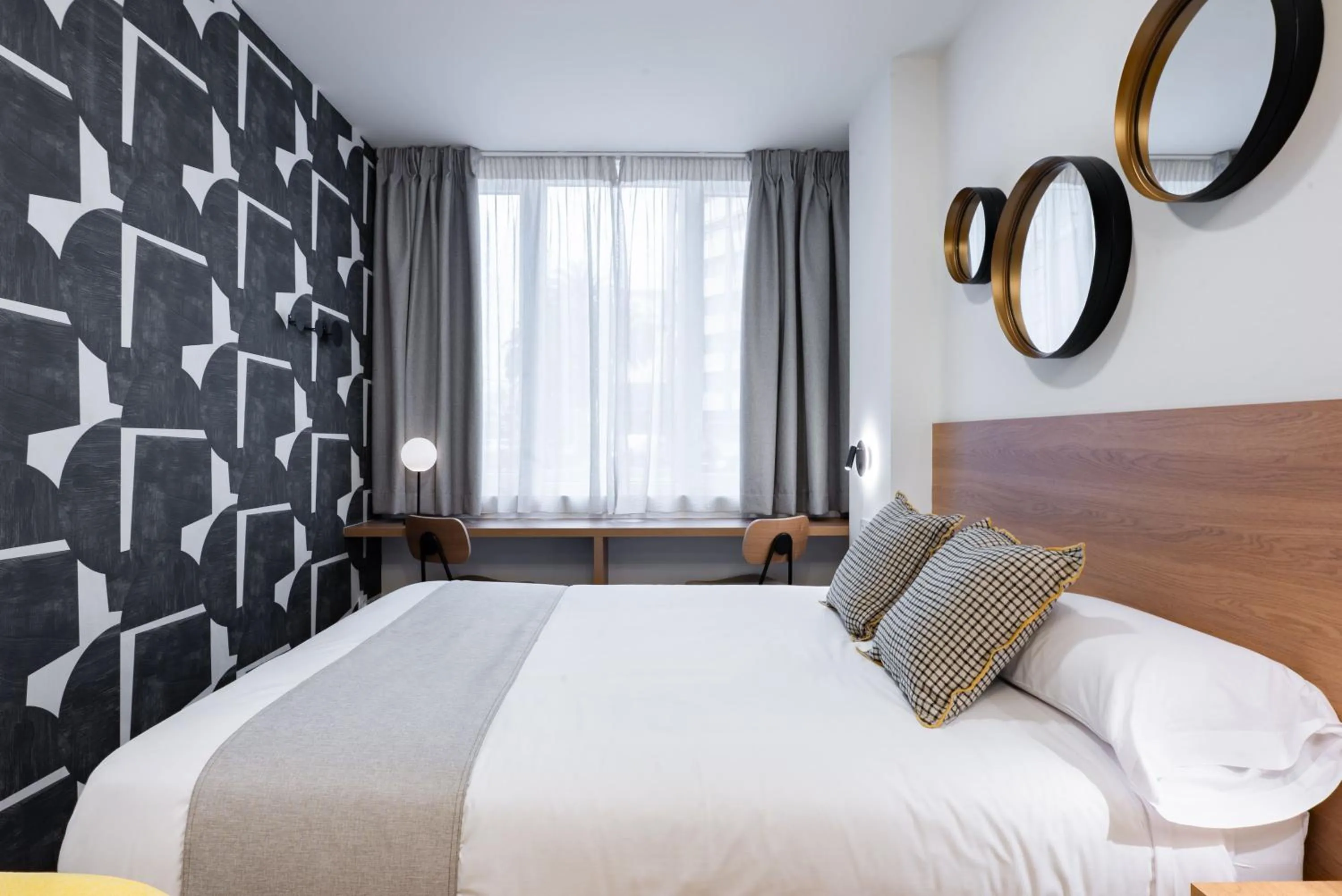 Bed in Smartr Valencia Turia