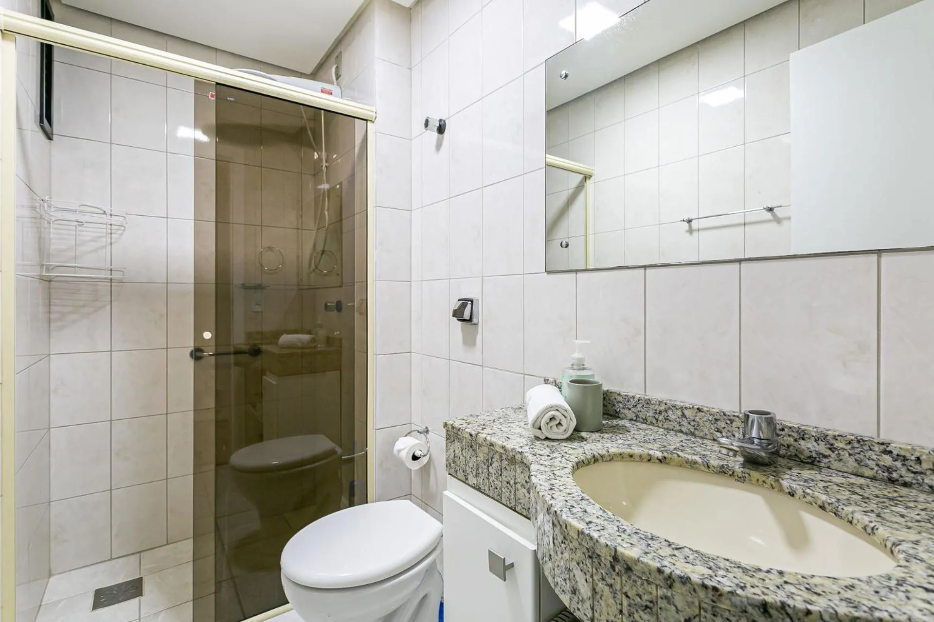 Apto Confortável Com Piscina no Itacorubi KR3259