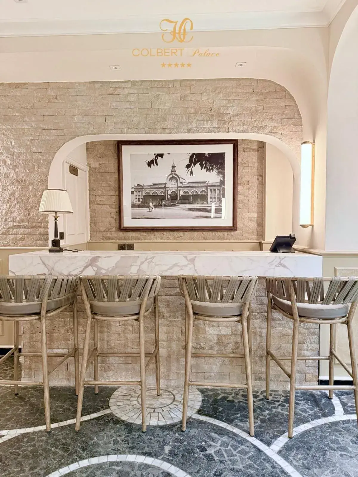 Swimming pool in Hôtel Colbert Palace Swimming pool in Hôtel Colbert Palace