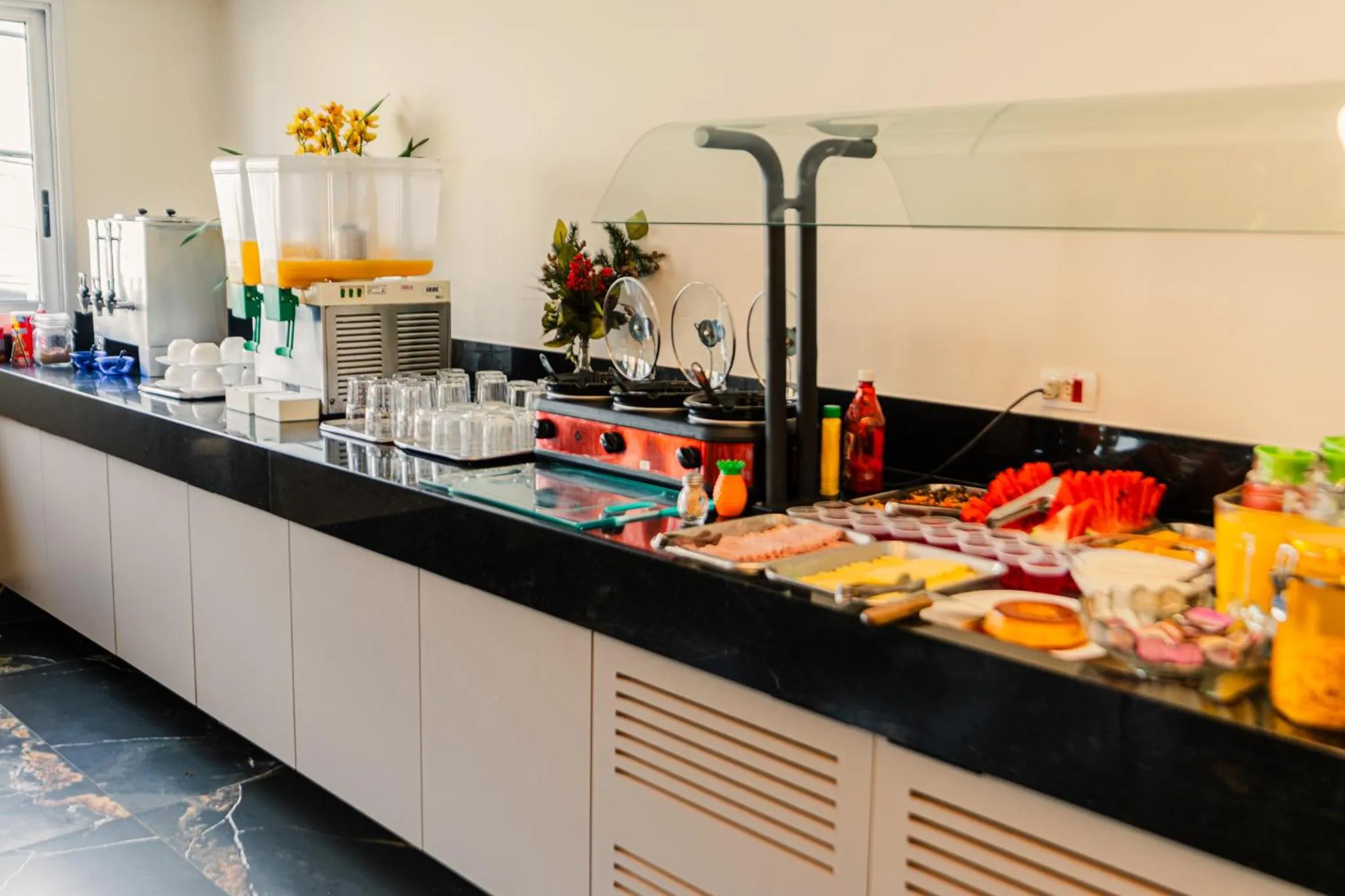 Breakfast in Hotel Oly Plaza