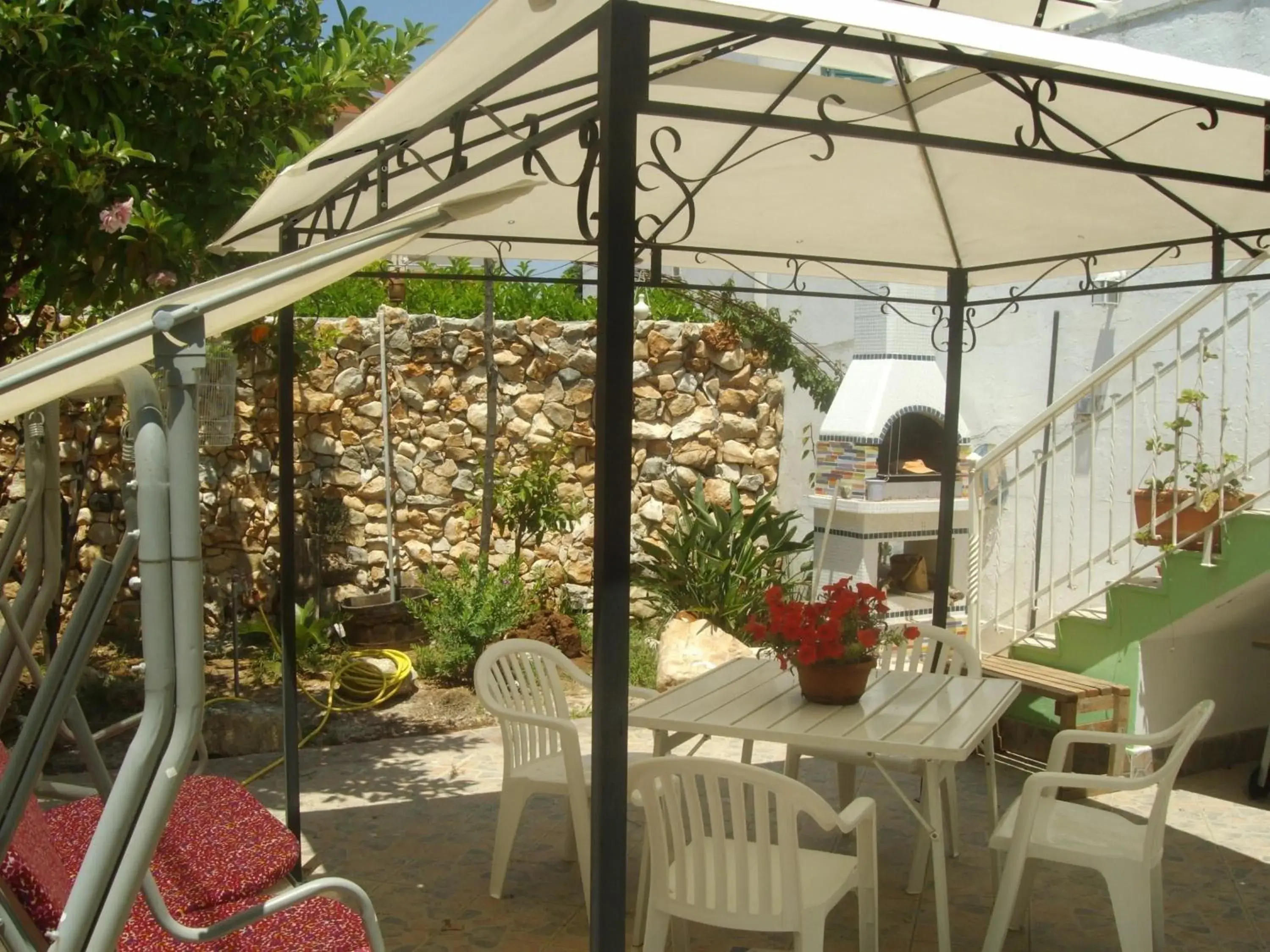 Vacation Home - single occupancy in Villino Claudia 30 mt mare Vacation Home - single occupancy in Villino Claudia 30 mt mare