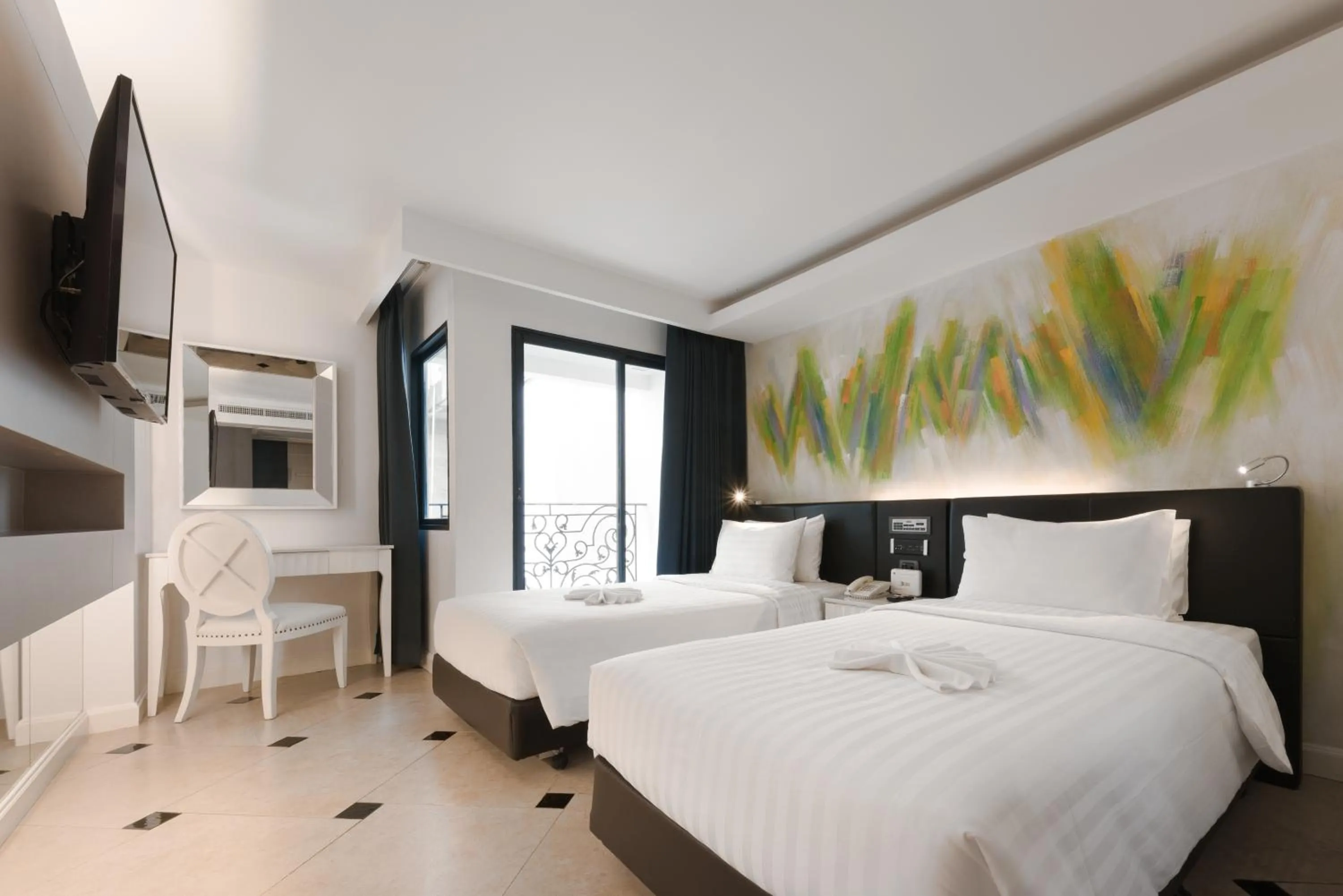 Bedroom, Bed in Skye Hotel Bangkok