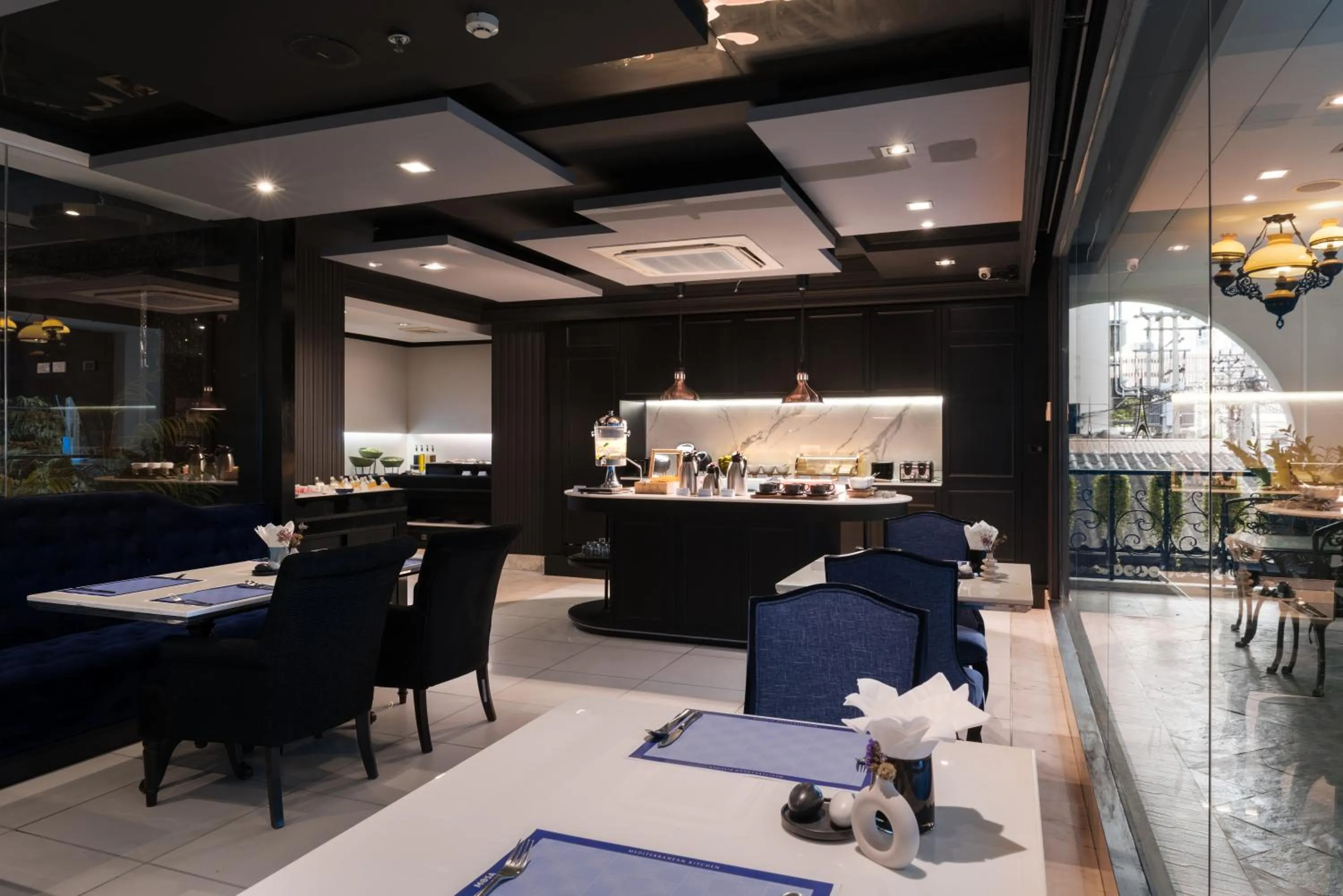 Restaurant/places to eat in Skye Hotel Bangkok