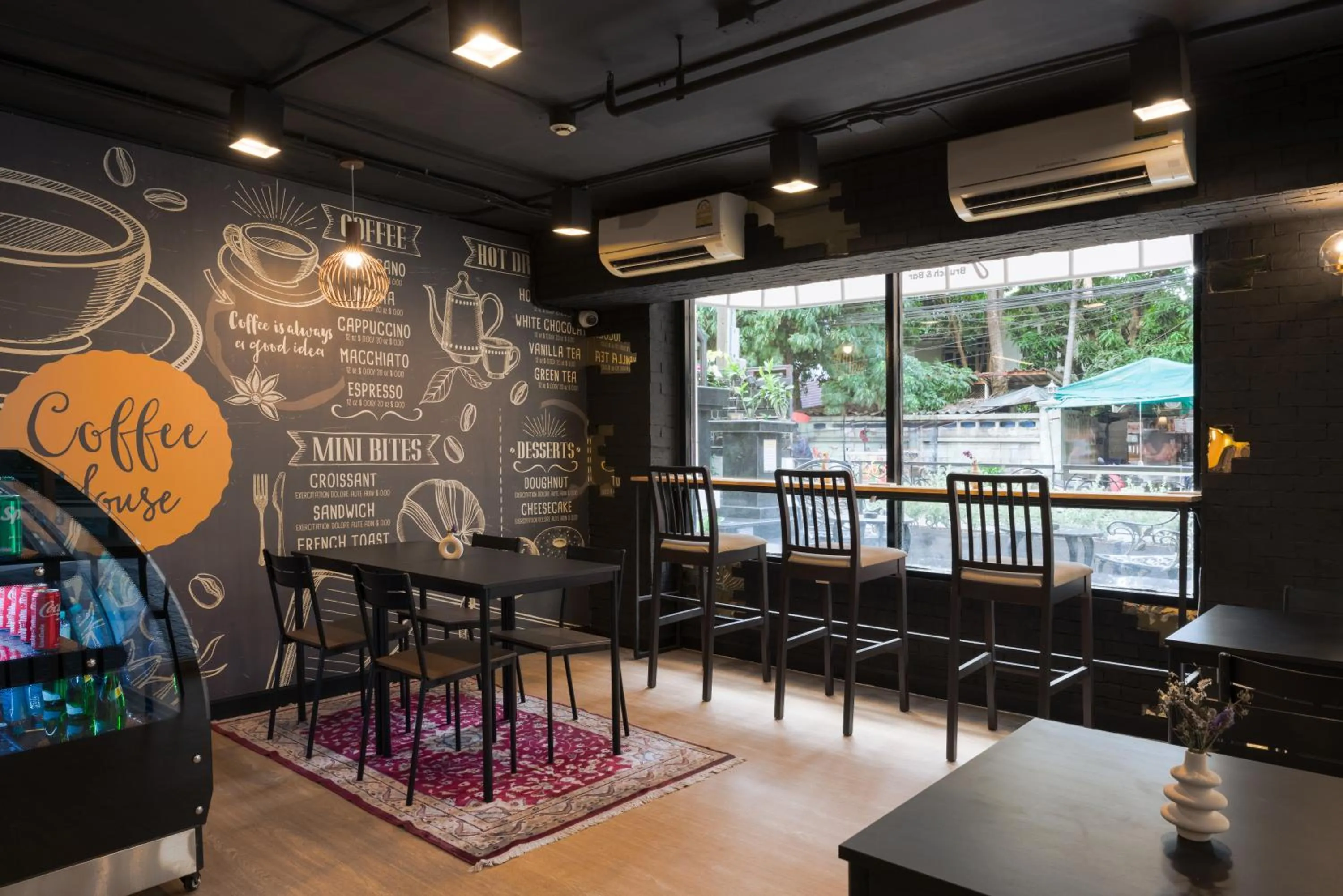 Restaurant/places to eat in Skye Hotel Bangkok