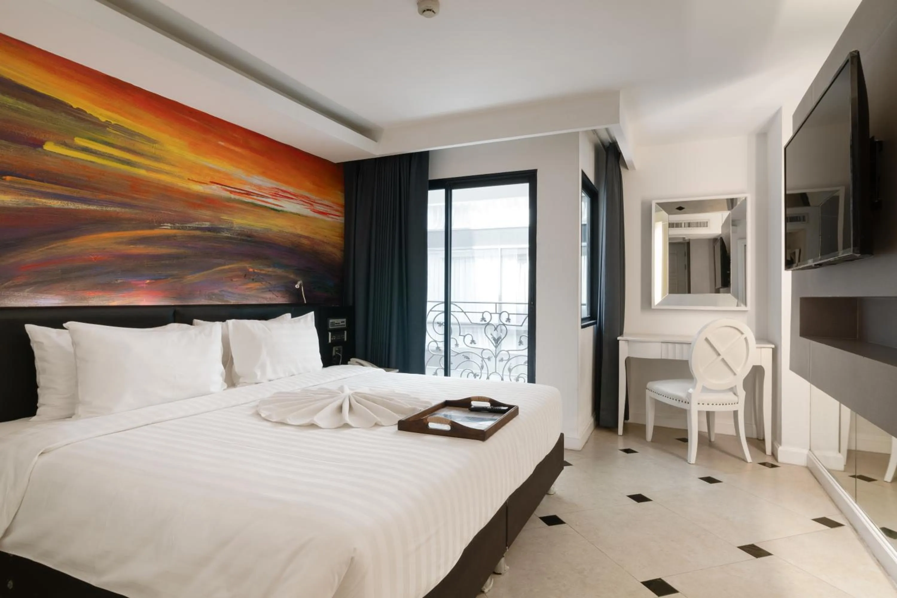 Bedroom, Bed in Skye Hotel Bangkok