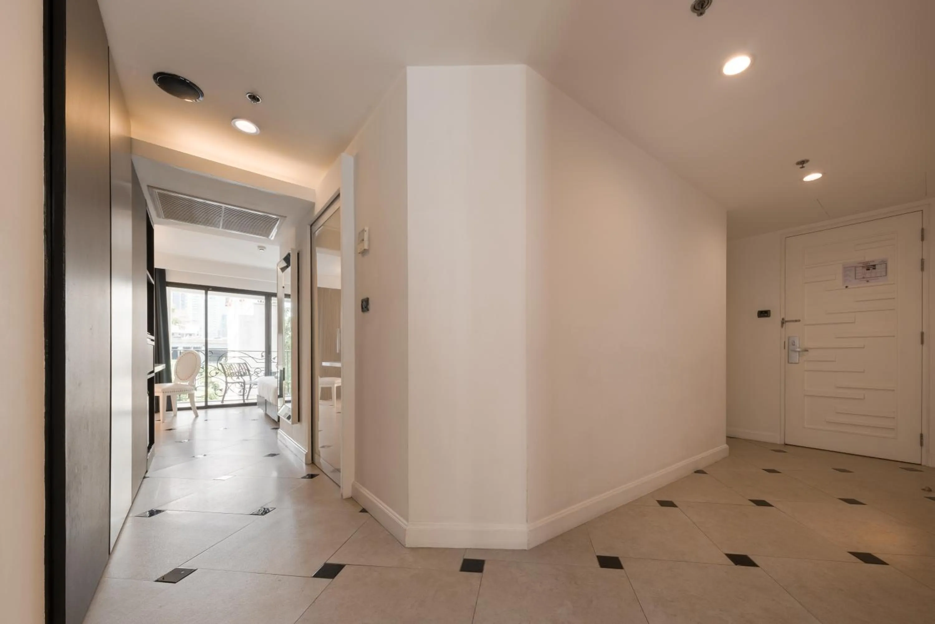 Area and facilities in Skye Hotel Bangkok