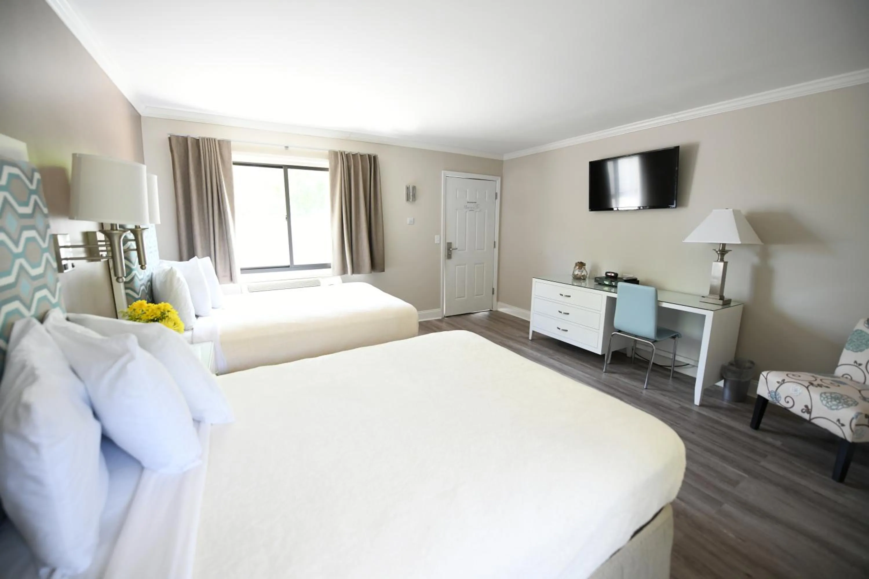Photo of the whole room in Bayview Resort